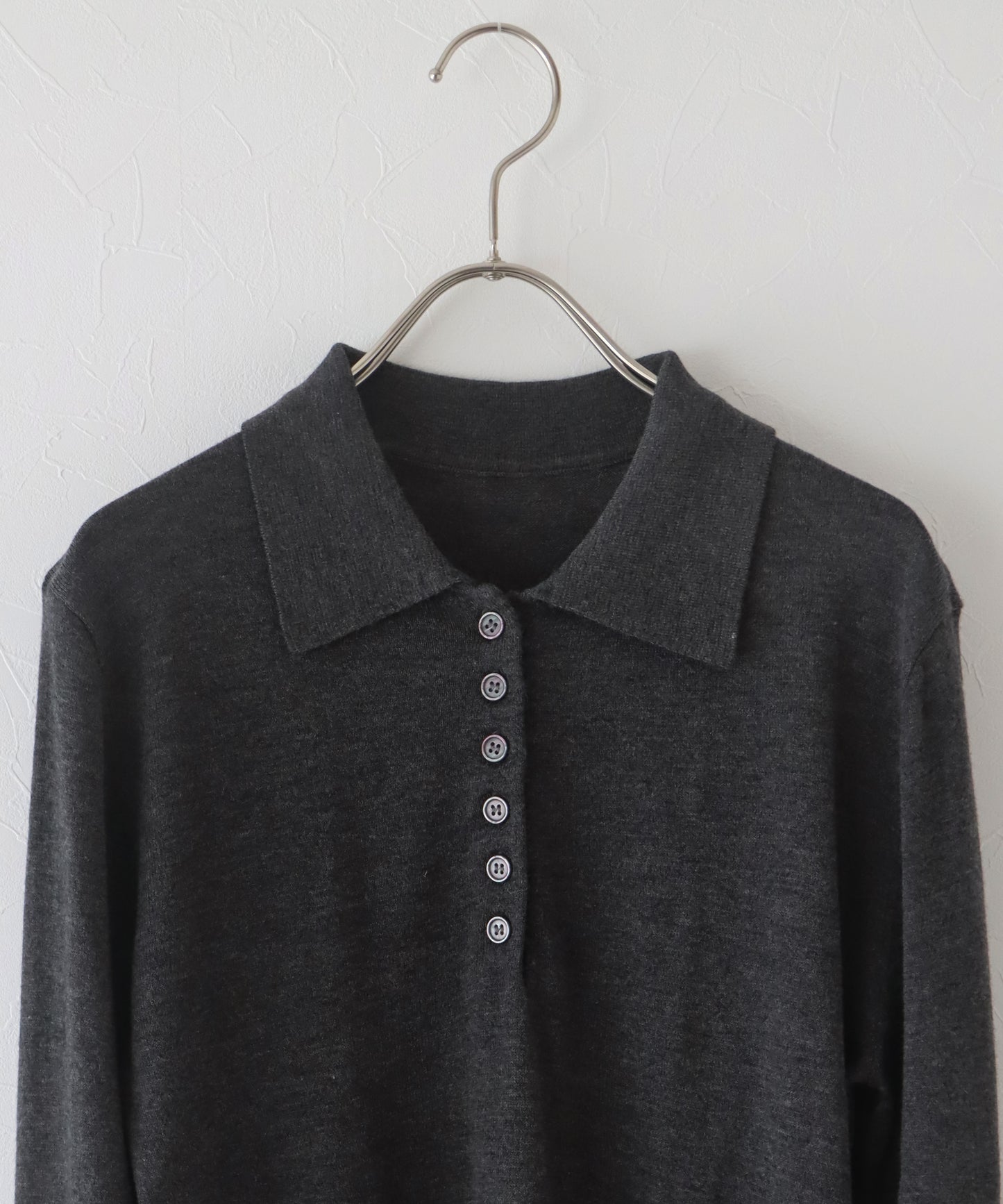 [J by blue]ウール混ポロ襟ニット