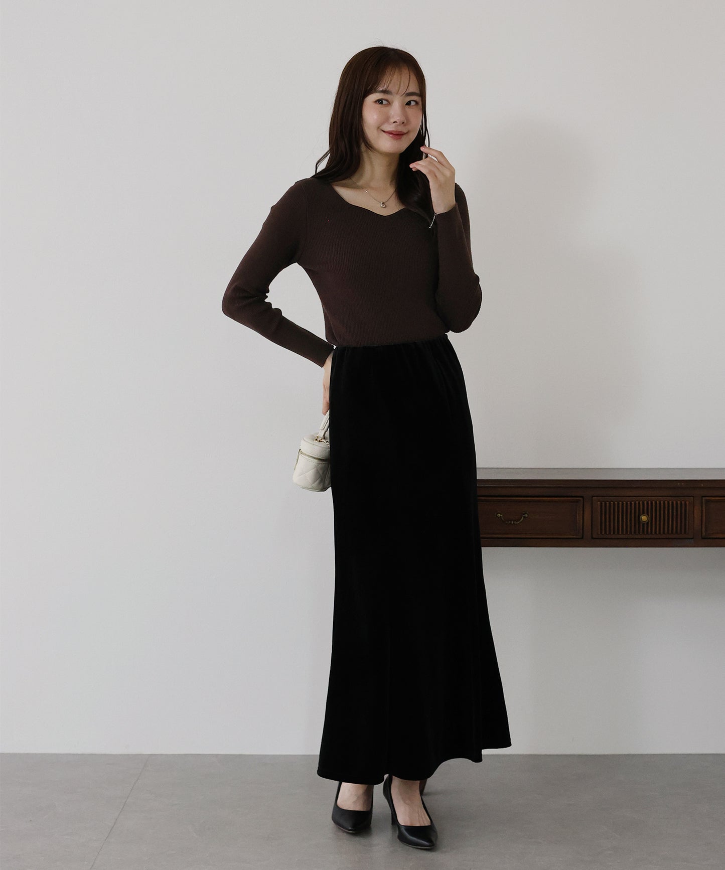 ハートネックリブニット