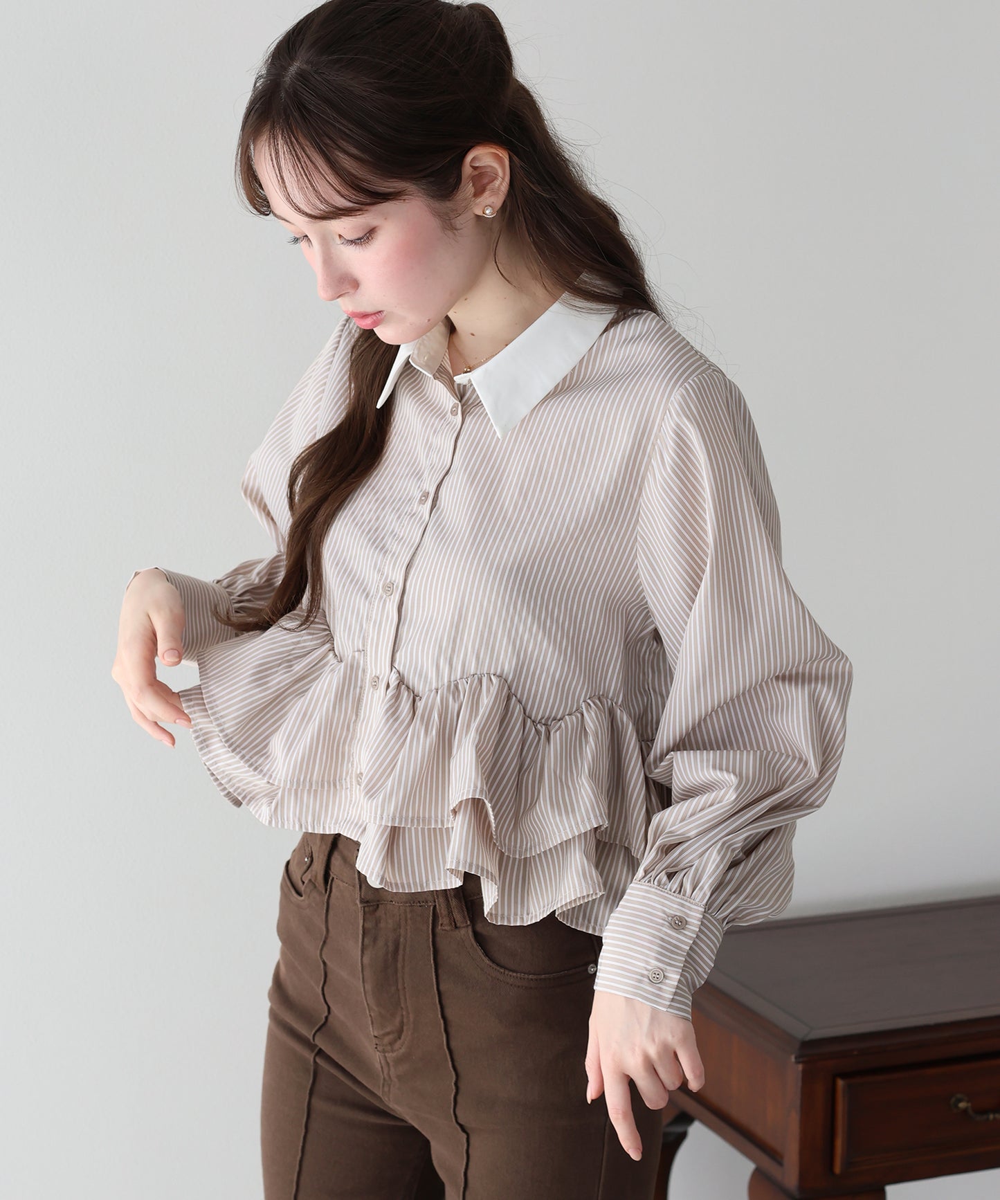 【早割5％OFF】フリルヘムロングスリーブブラウス【メール便】