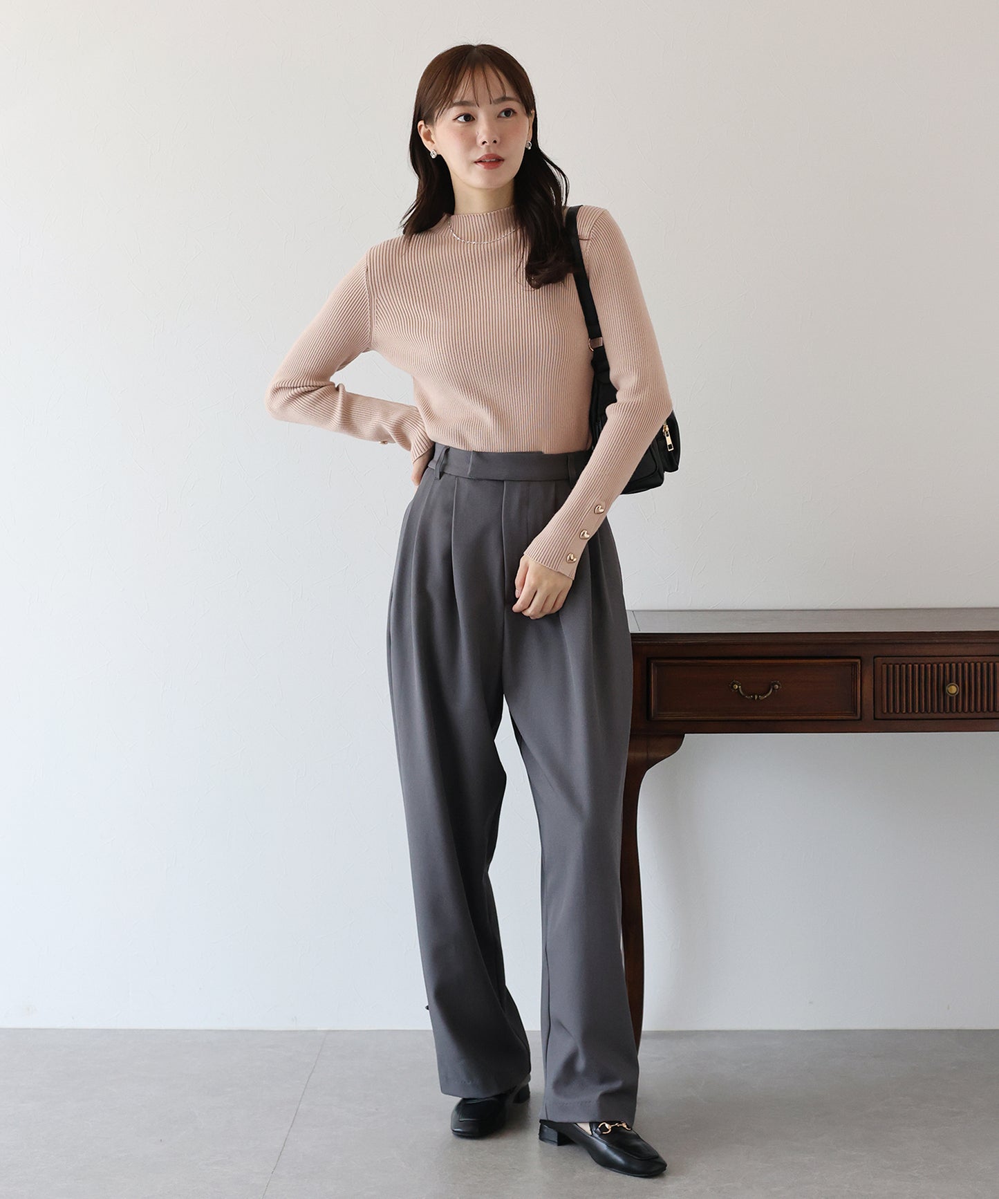 ハートボタンハイネックニット