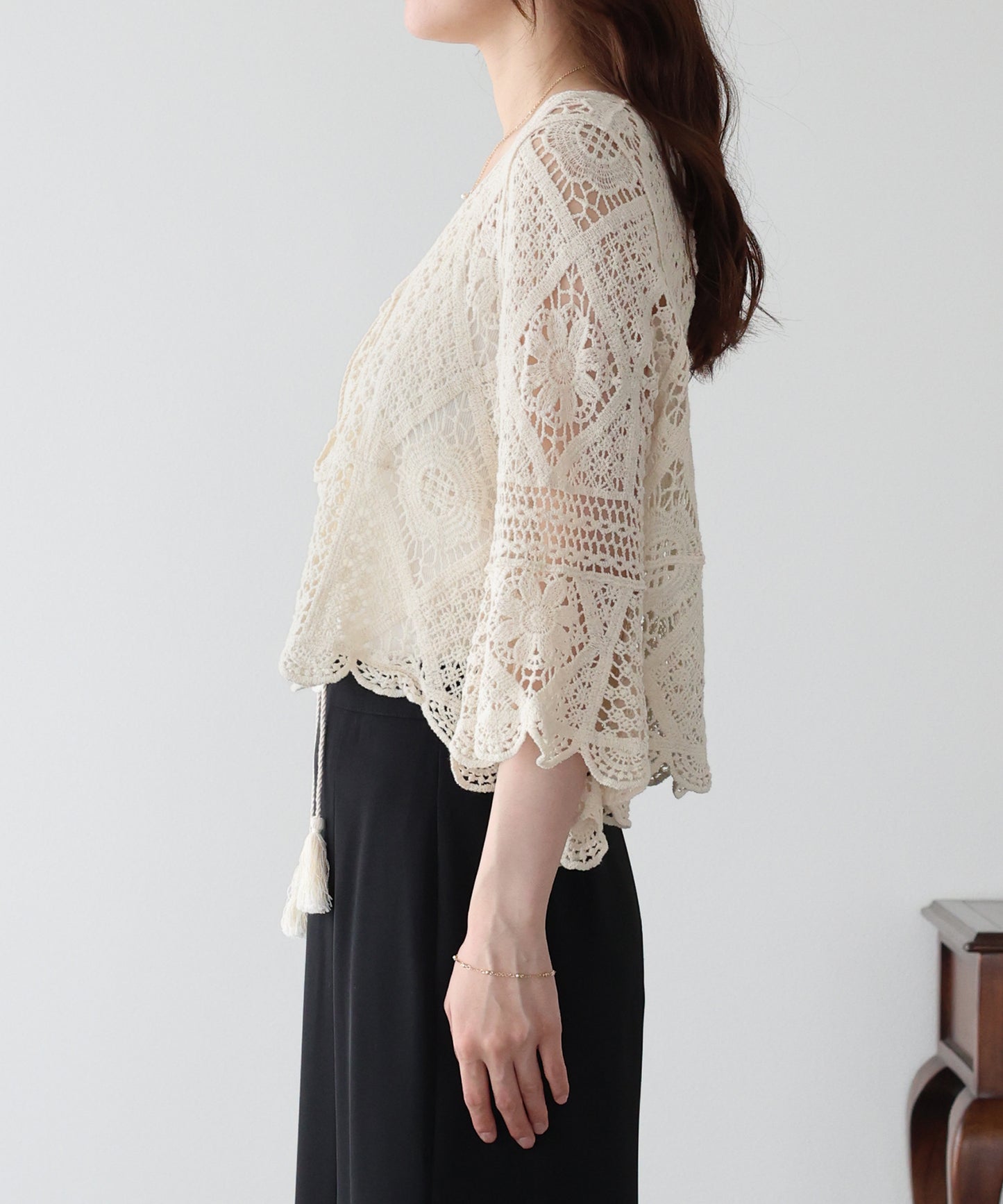 【早割5％OFF】タッセルリボンクロシェニットトップス