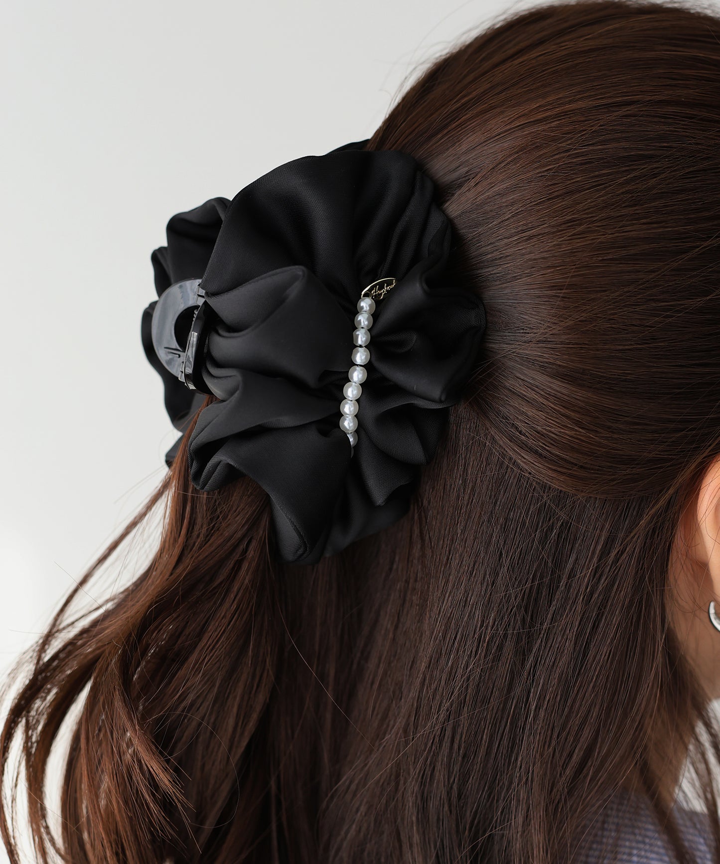 【早割5％OFF】サテンフリルバンスクリップ