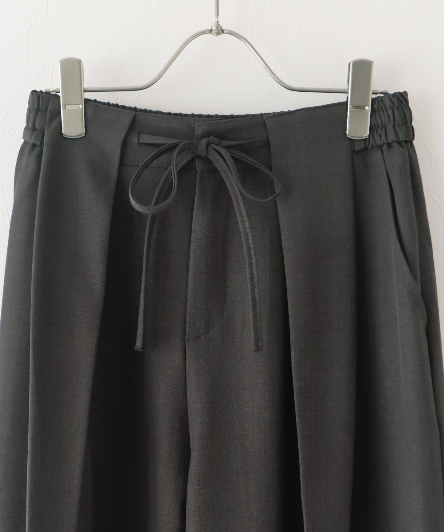 [J by blue]タックワイドパンツ