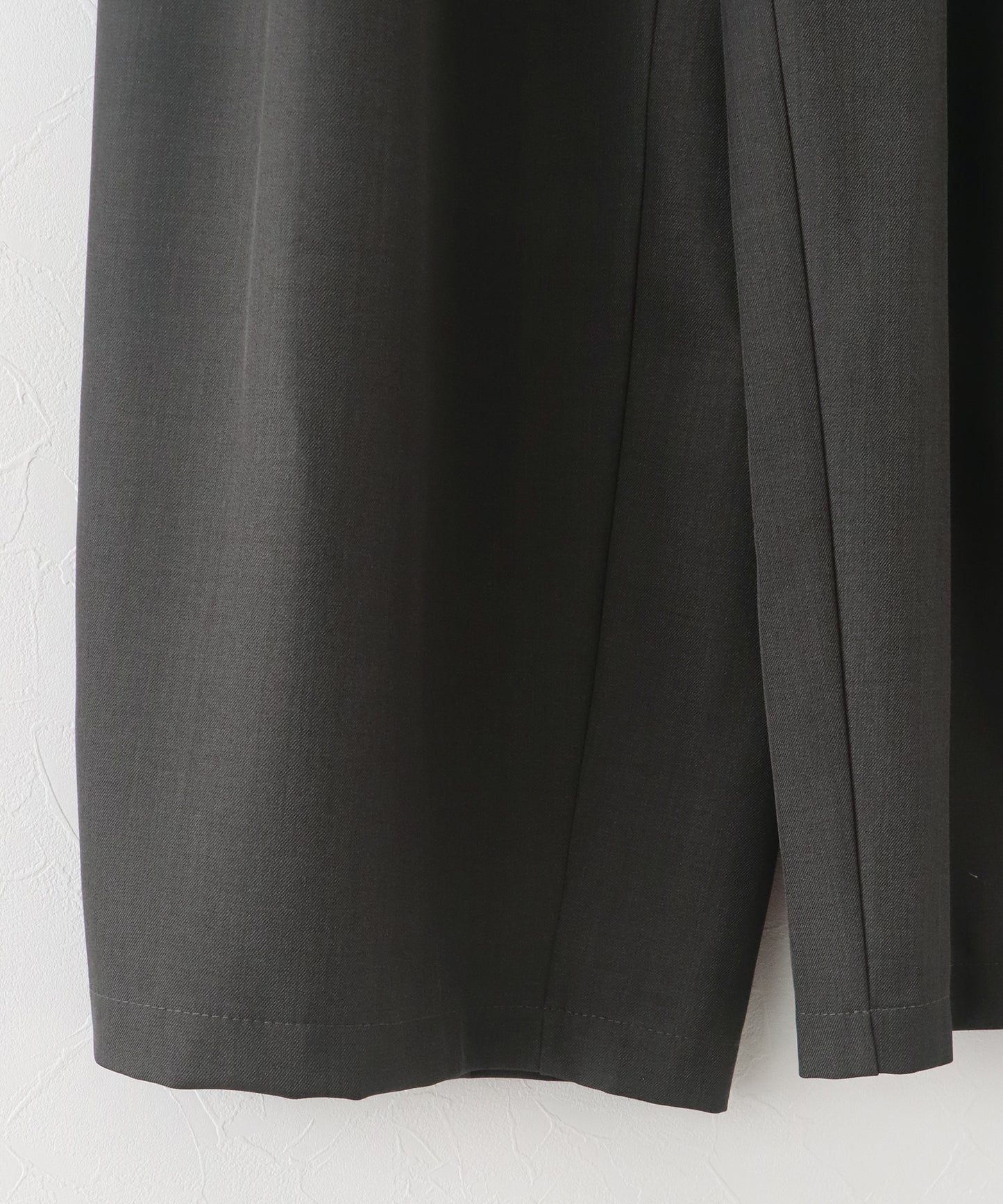 [J by blue]タックワイドパンツ