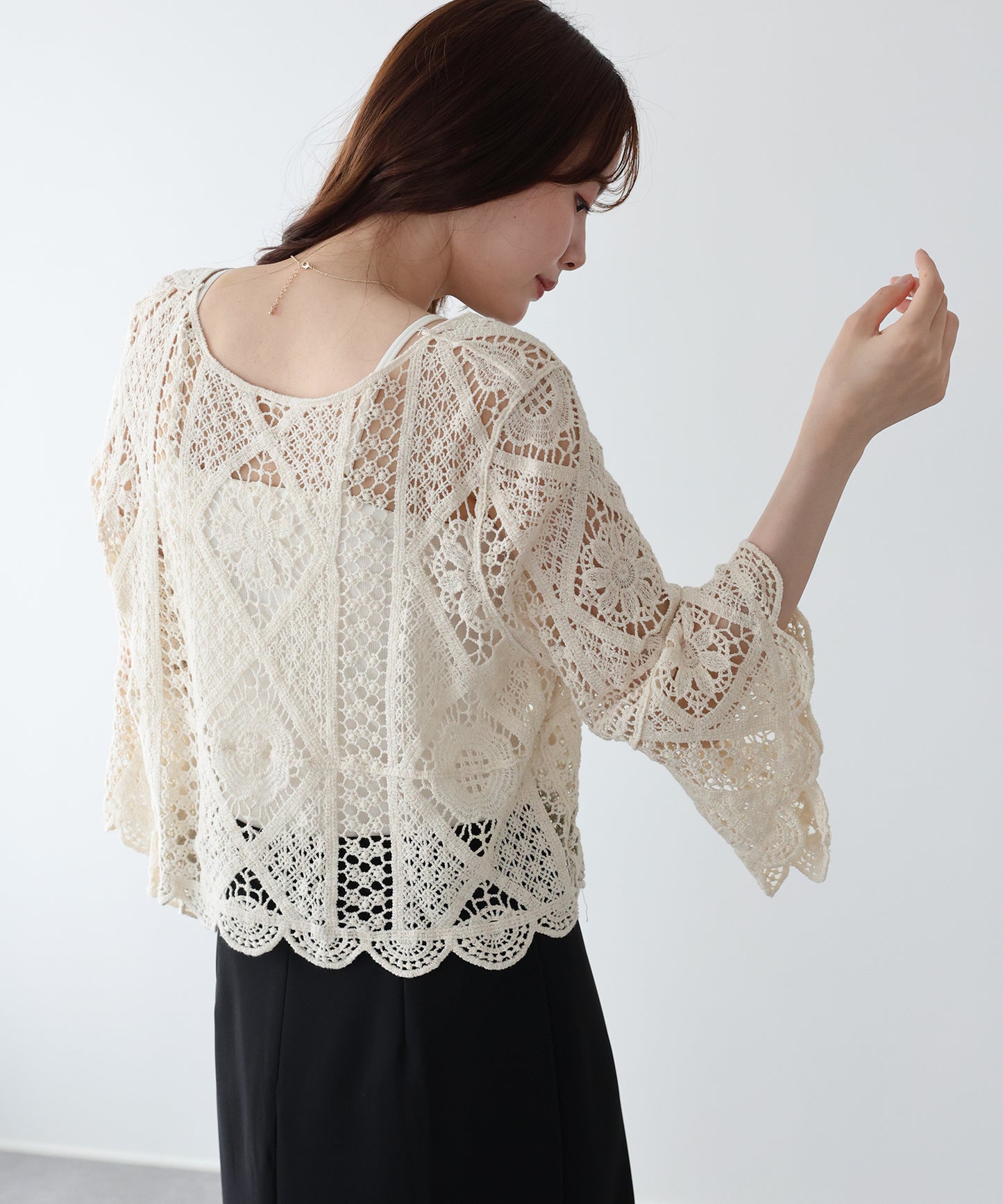【早割5％OFF】タッセルリボンクロシェニットトップス