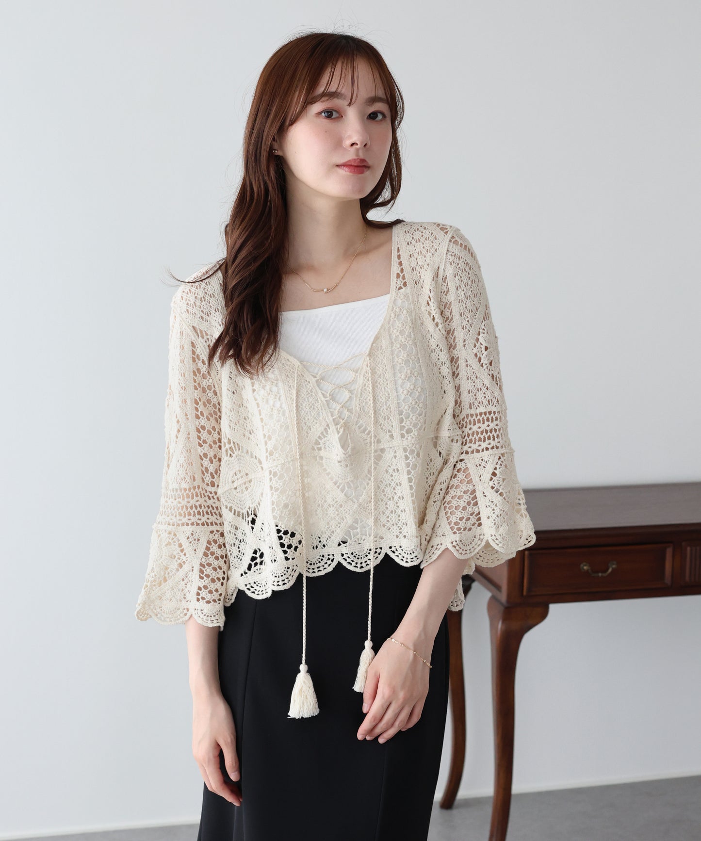 【早割5％OFF】タッセルリボンクロシェニットトップス