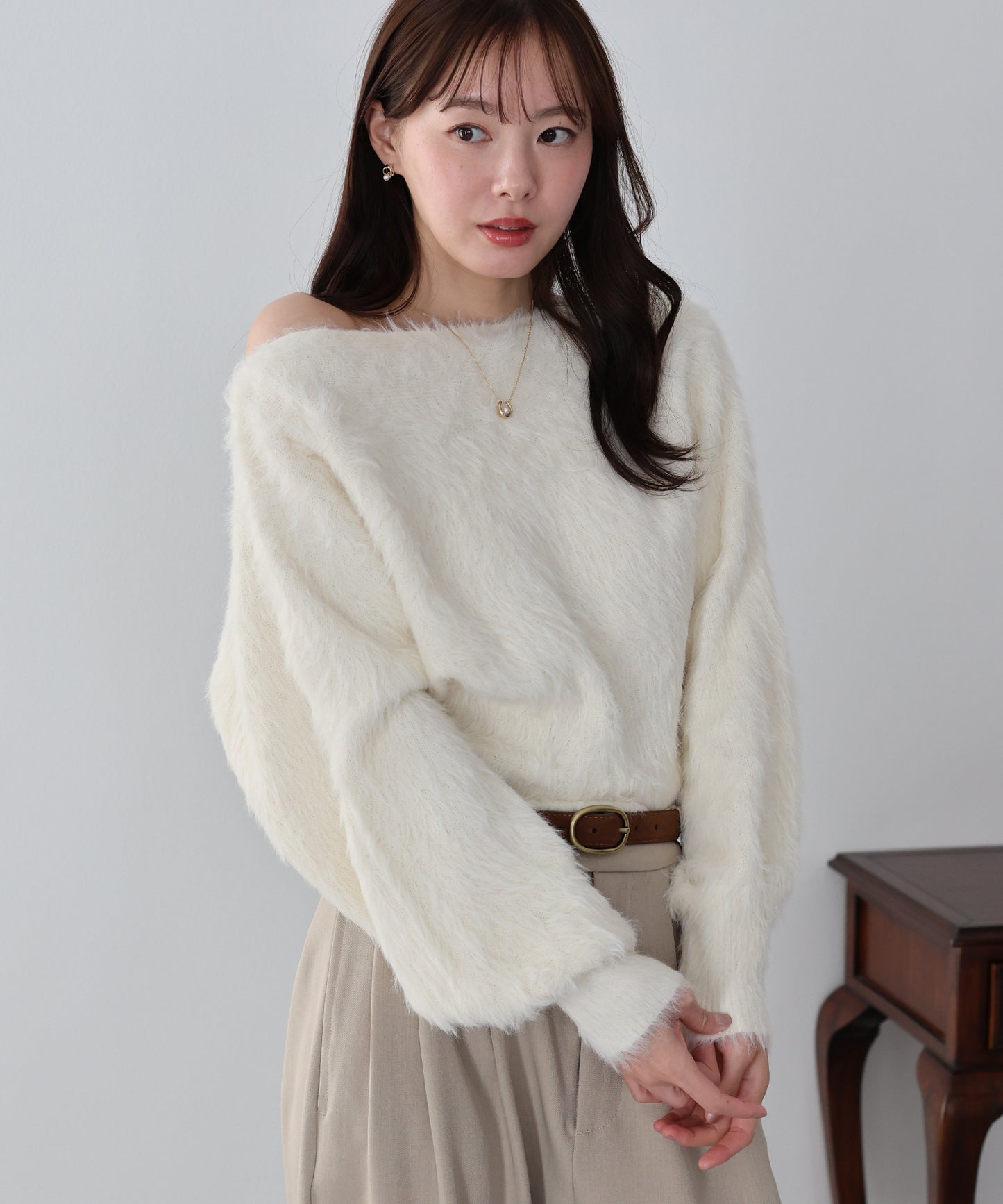 【早割5％OFF】オフショルシャギーニット