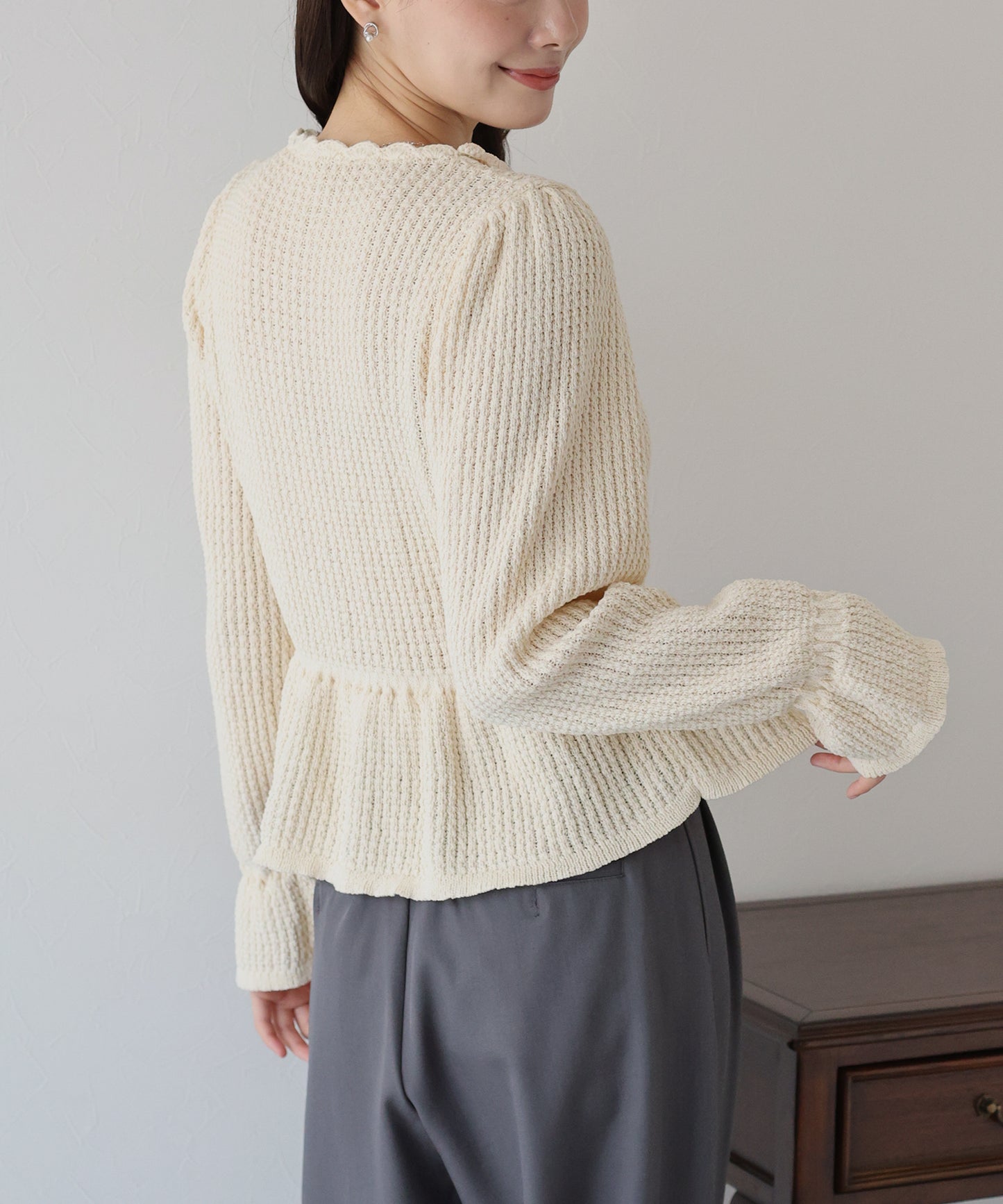 【TIME SALE】パールボタンペプラムニット