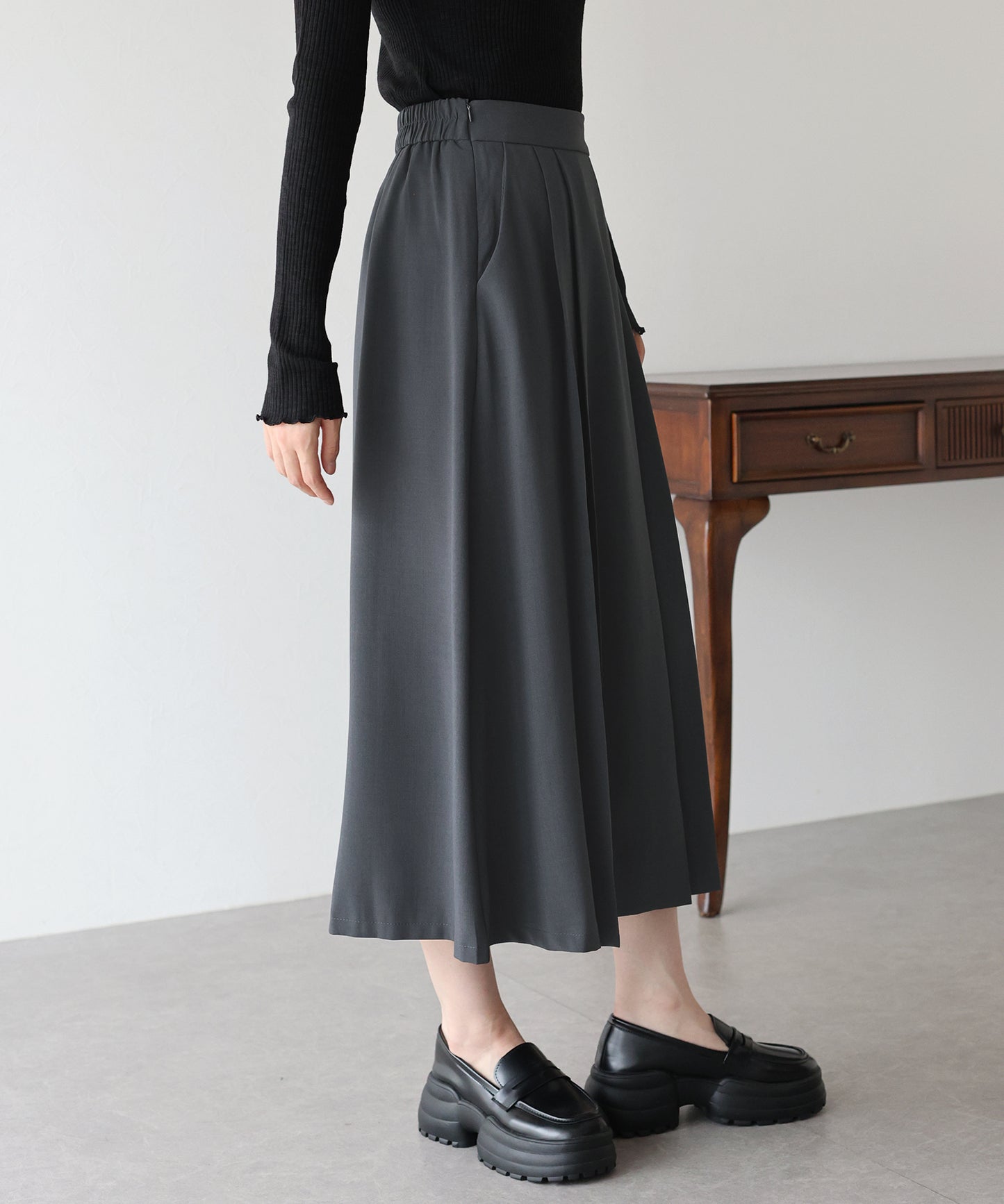 サイドベルトプリーツスカート