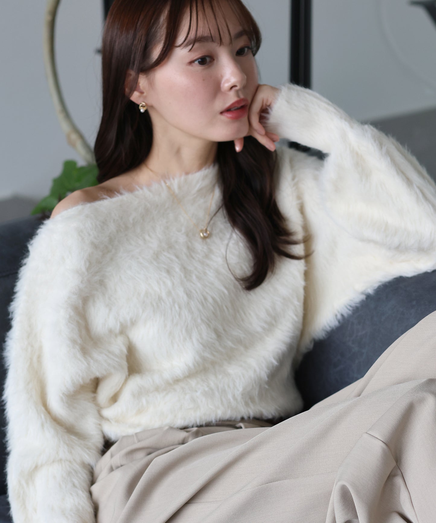 【早割5％OFF】オフショルシャギーニット