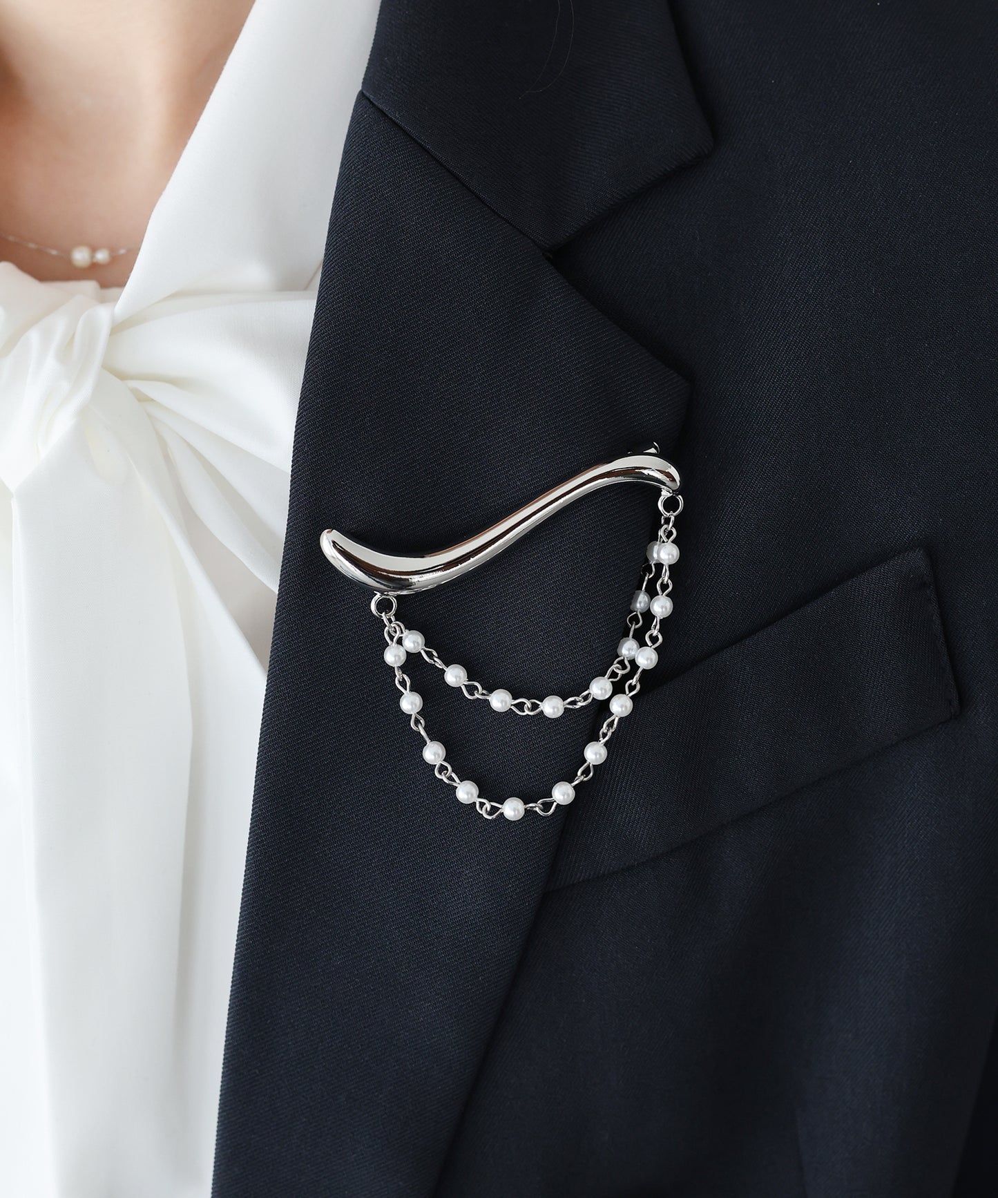 【早割5％OFF】パールドレープブローチ