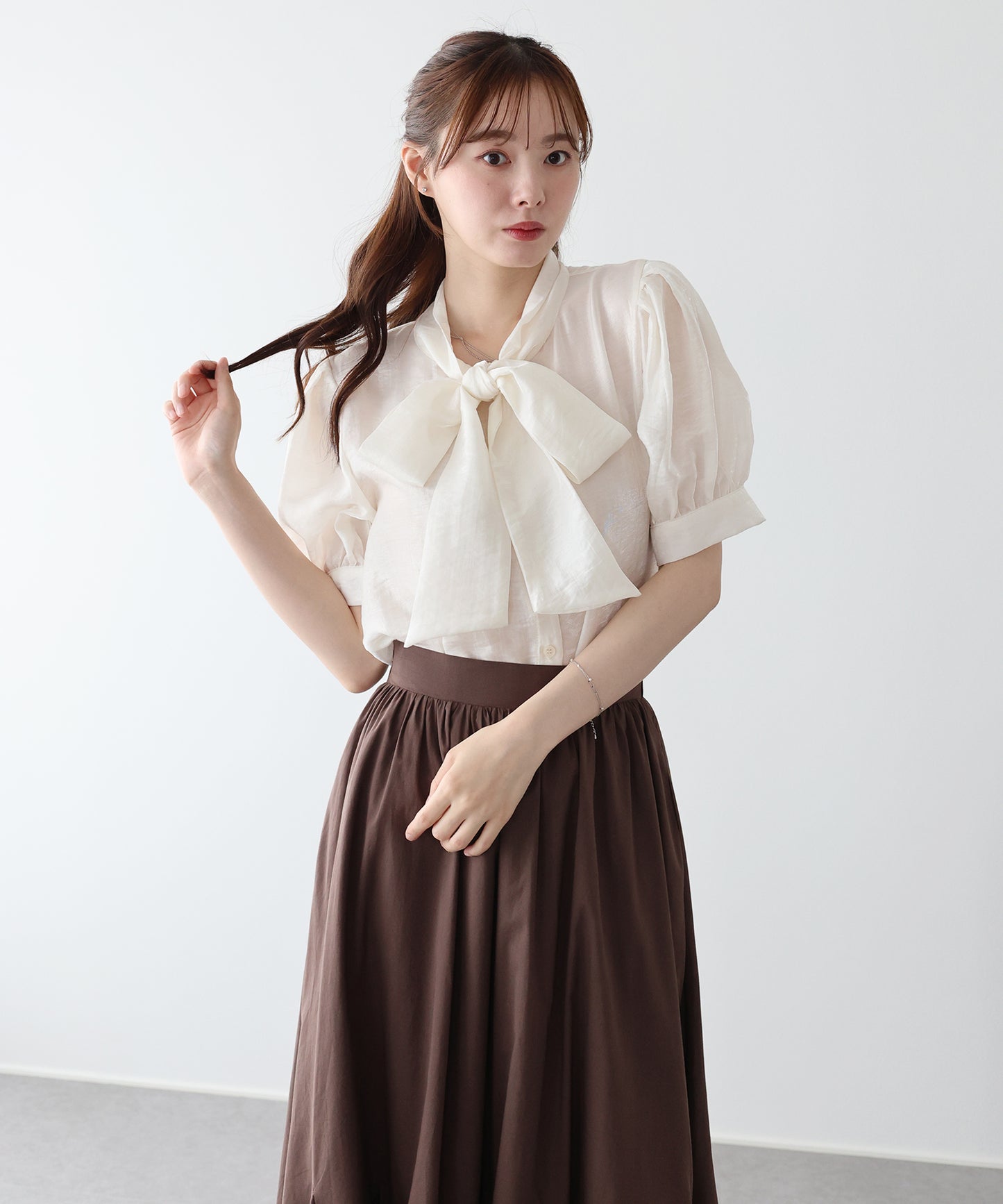 【早割5％OFF】リボンシアーサテンブラウス【メール便】