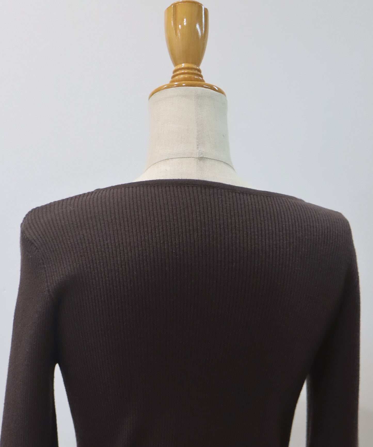 ハートネックリブニット