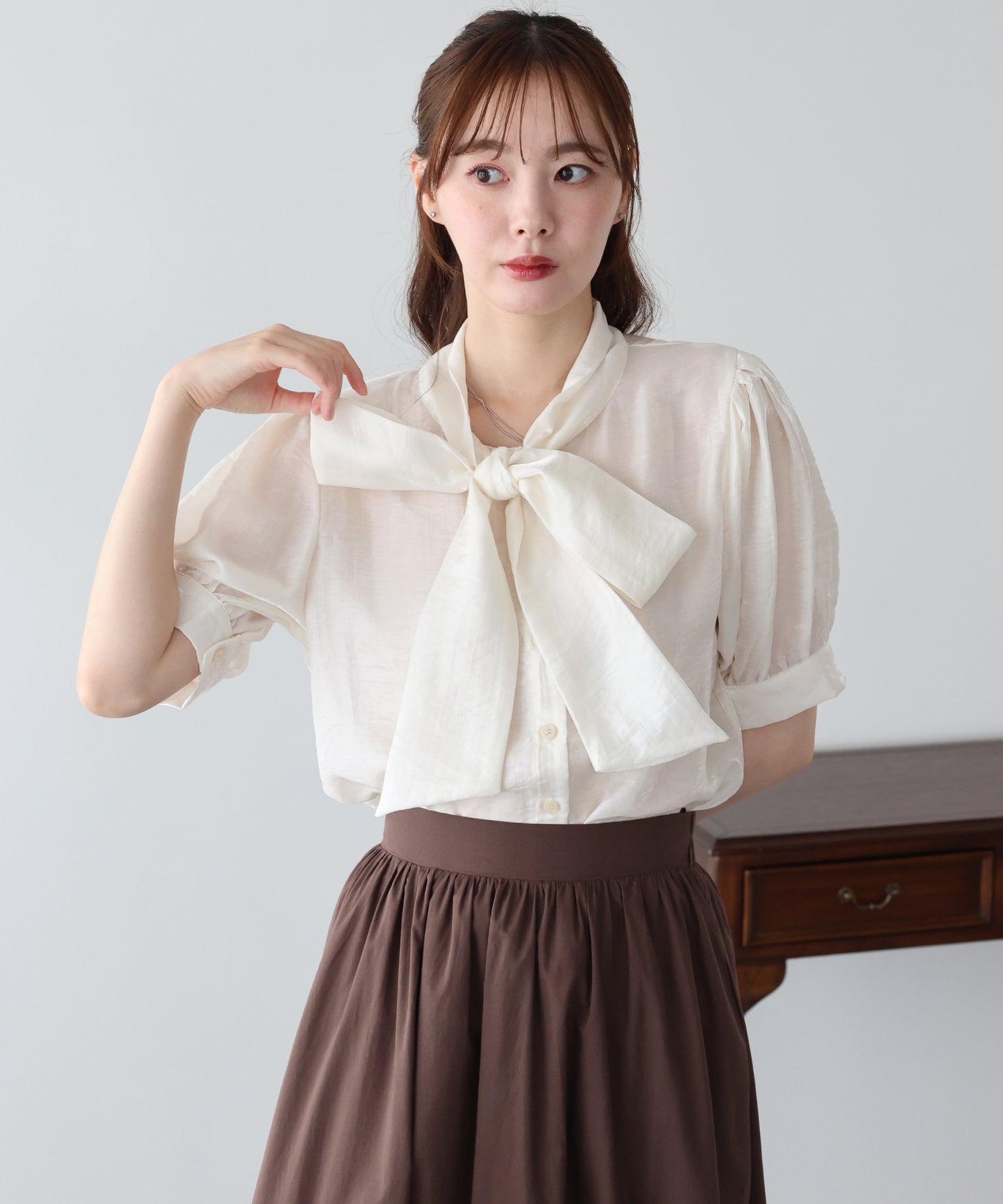 【早割5％OFF】リボンシアーサテンブラウス【メール便】
