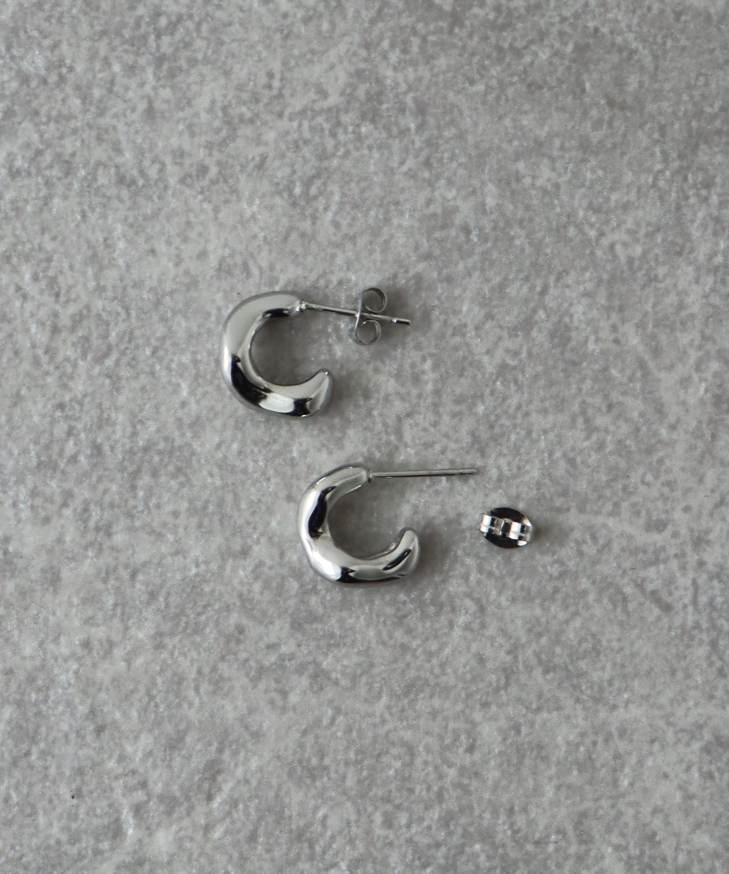 ニュアンスフープピアス / サージカルステンレス【メール便】