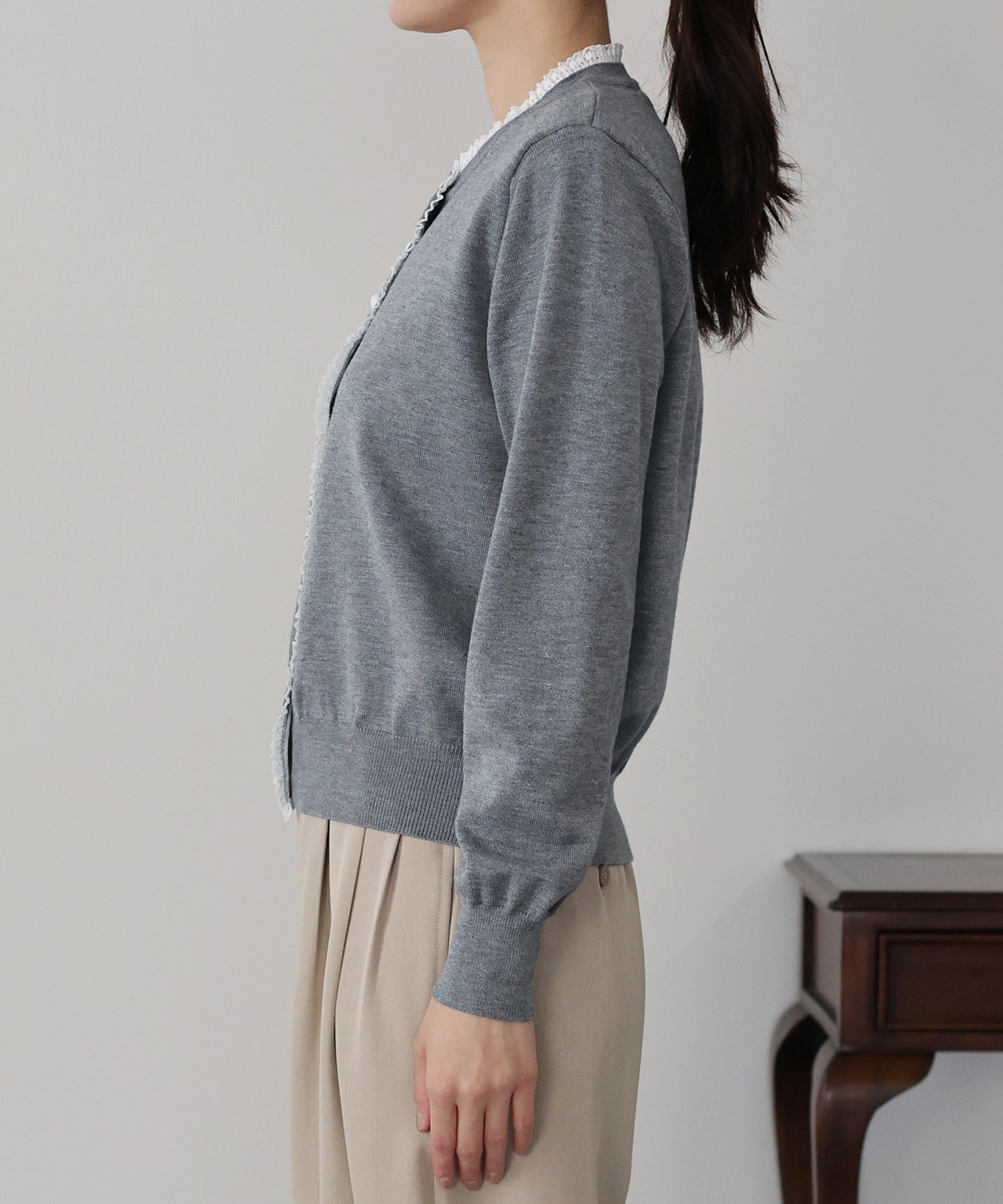 【早割5％OFF】レーストリムパールボタンカーディガン