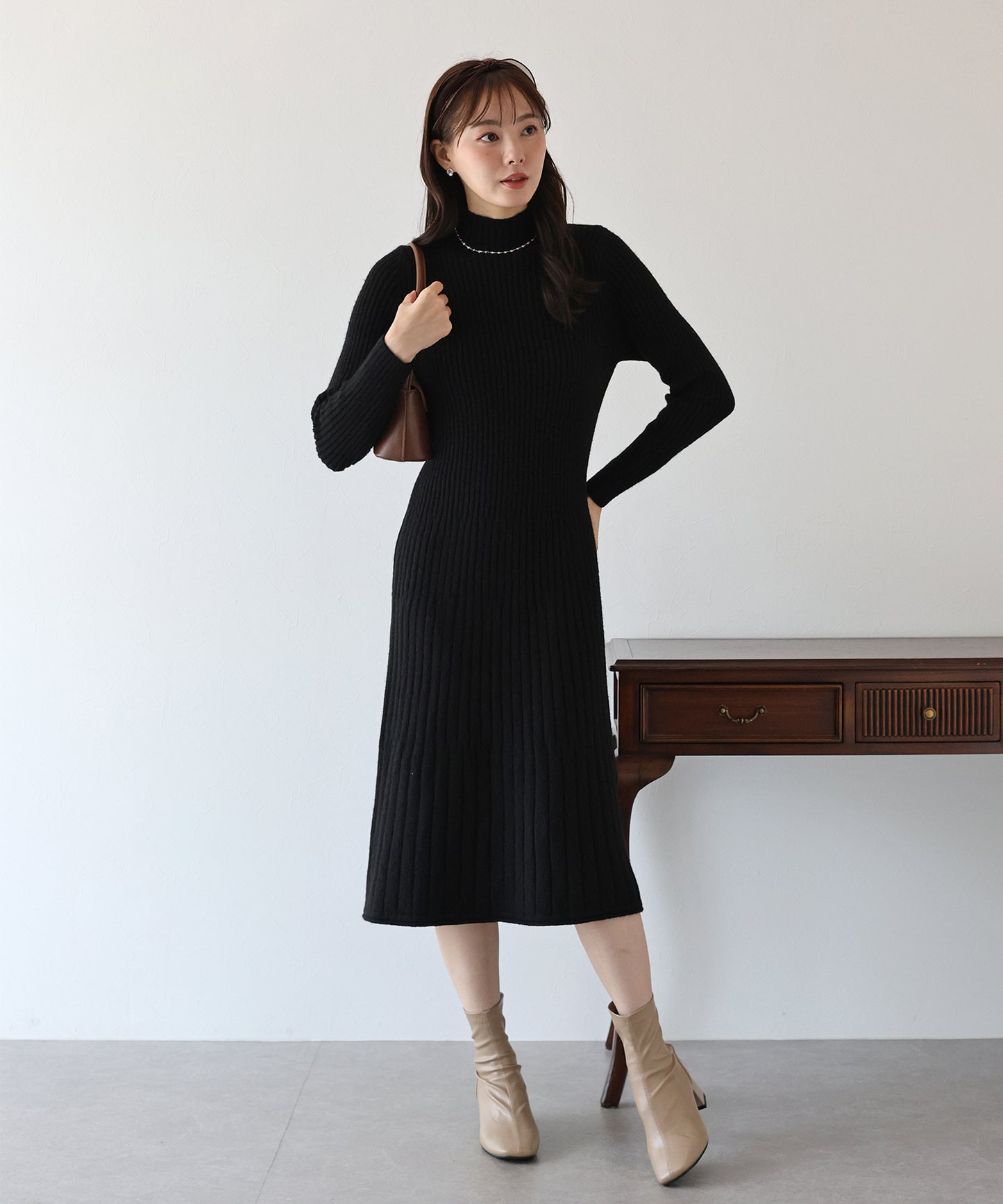 リブニットワンピース