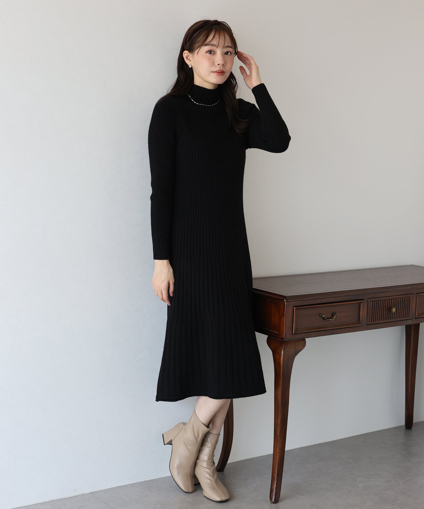 リブニットワンピース