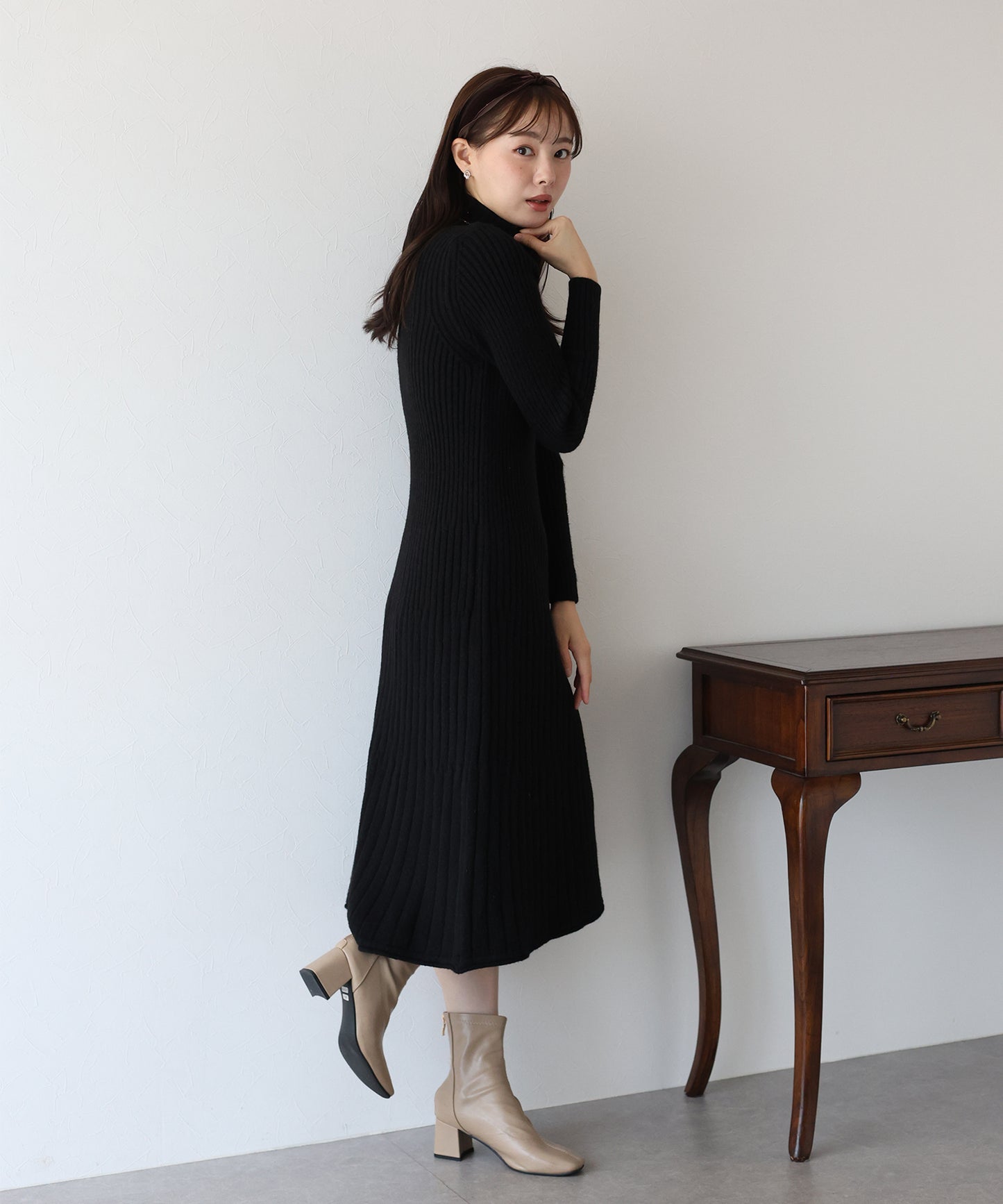リブニットワンピース