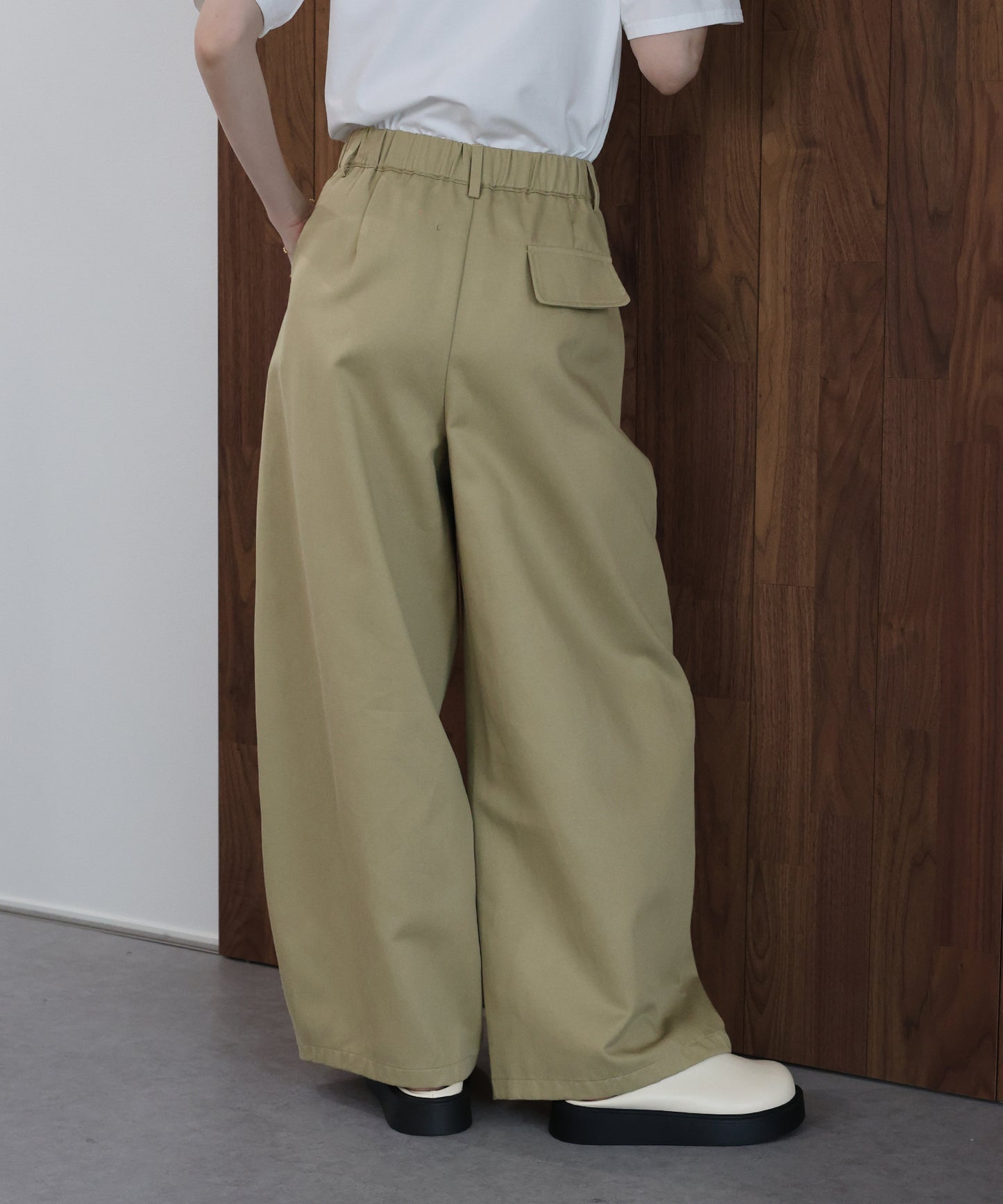 エッグカーブパンツ