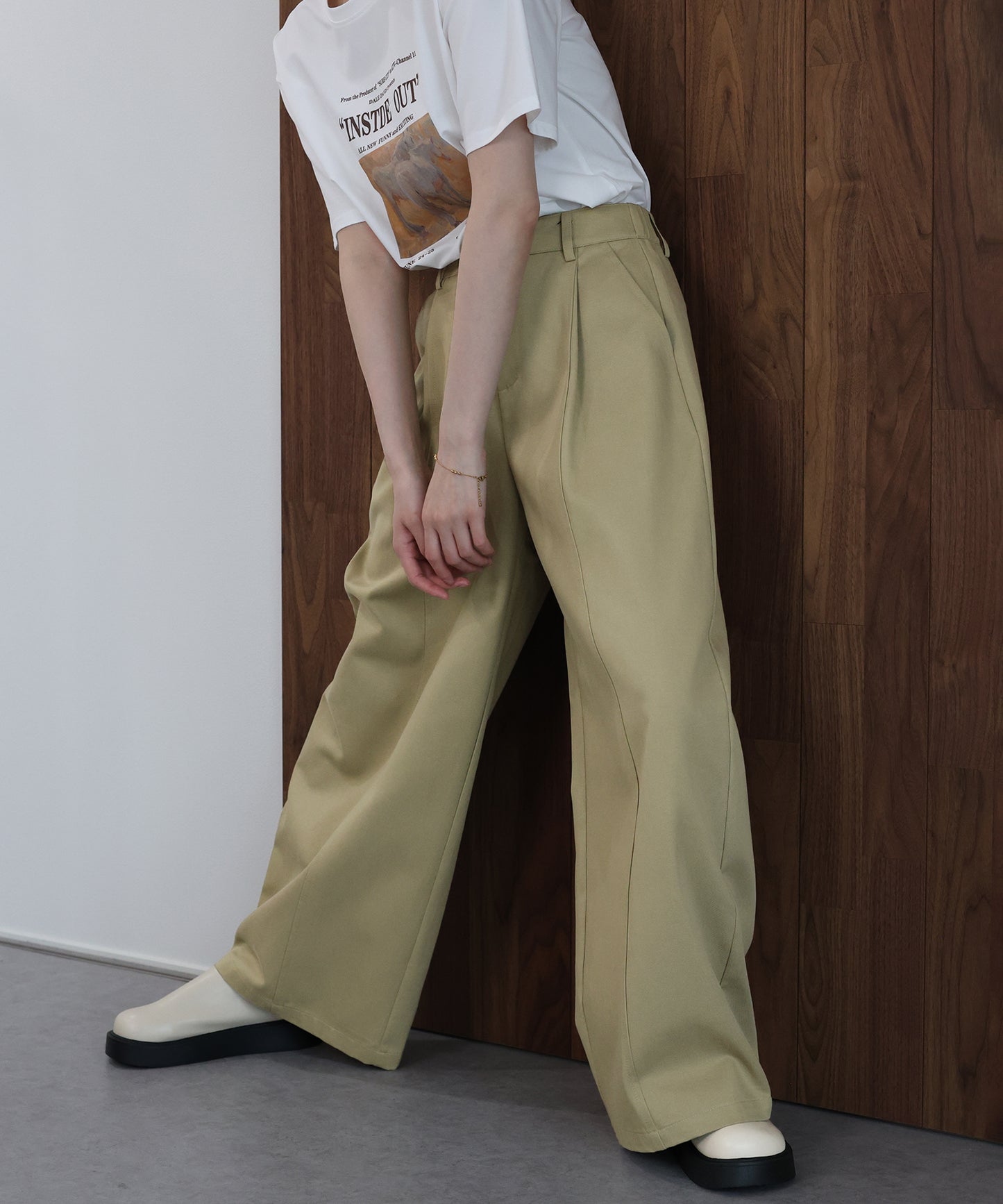 エッグカーブパンツ