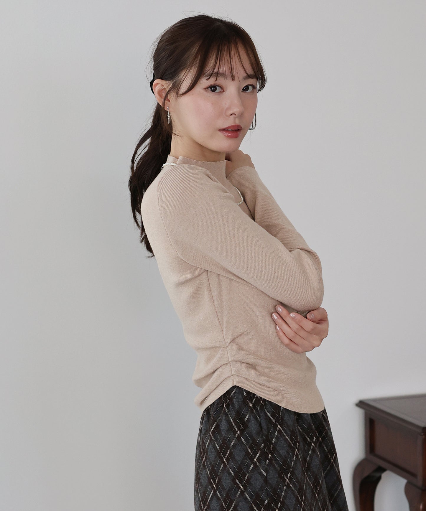 【早割5％OFF】サイドタックハイネックニット