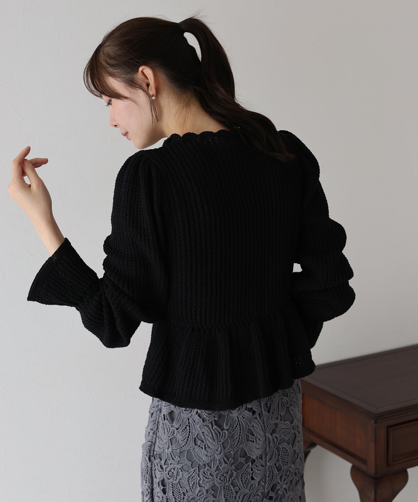 【TIME SALE】パールボタンペプラムニット