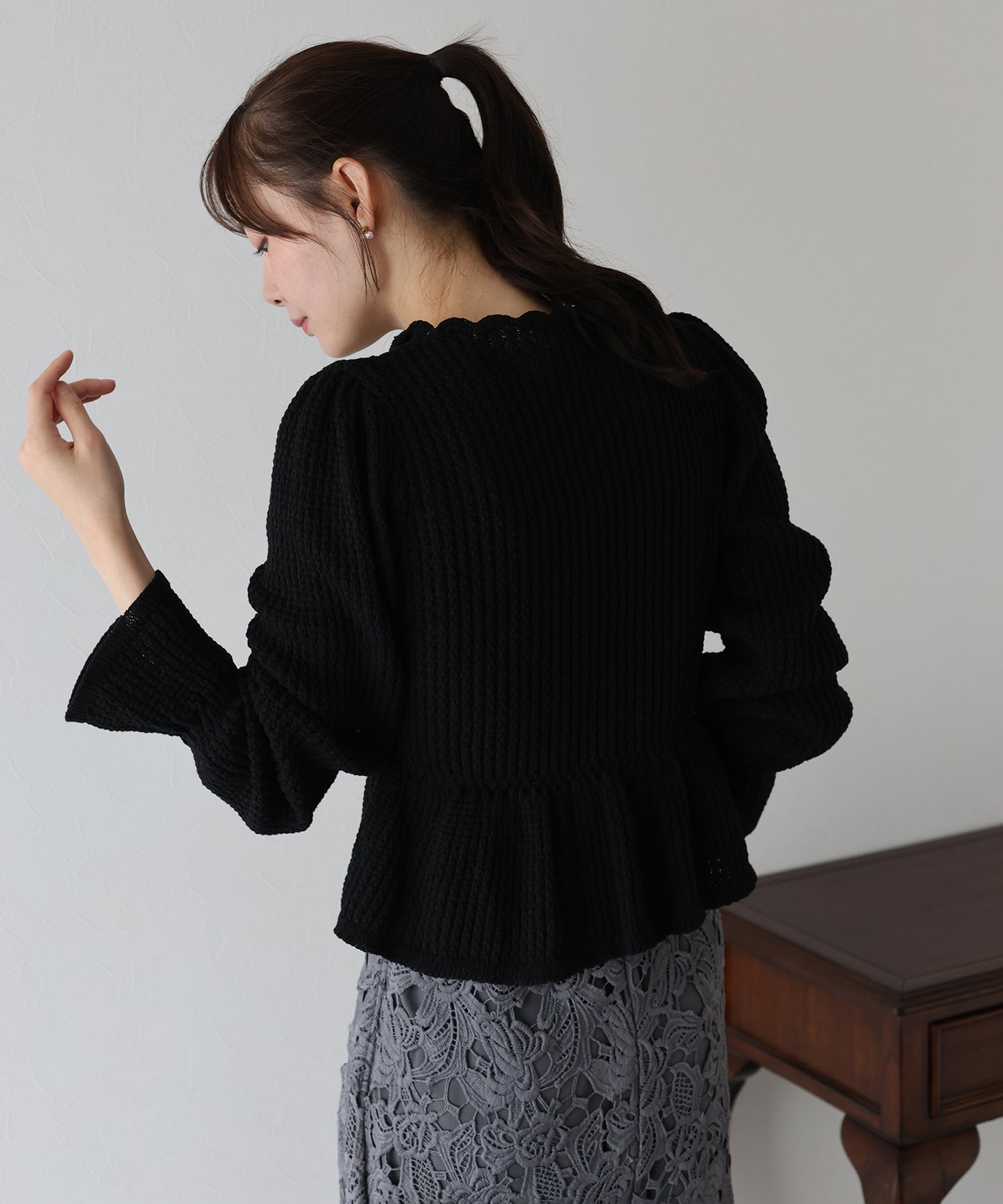 【早割5％OFF】パールボタンペプラムニット