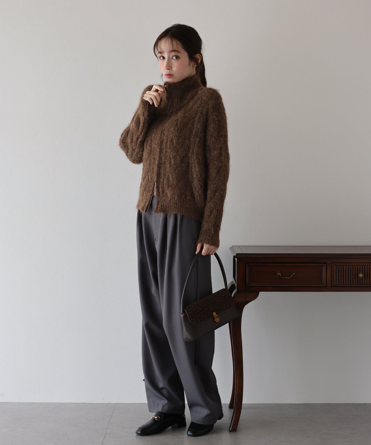 ケーブルダブルジップニット