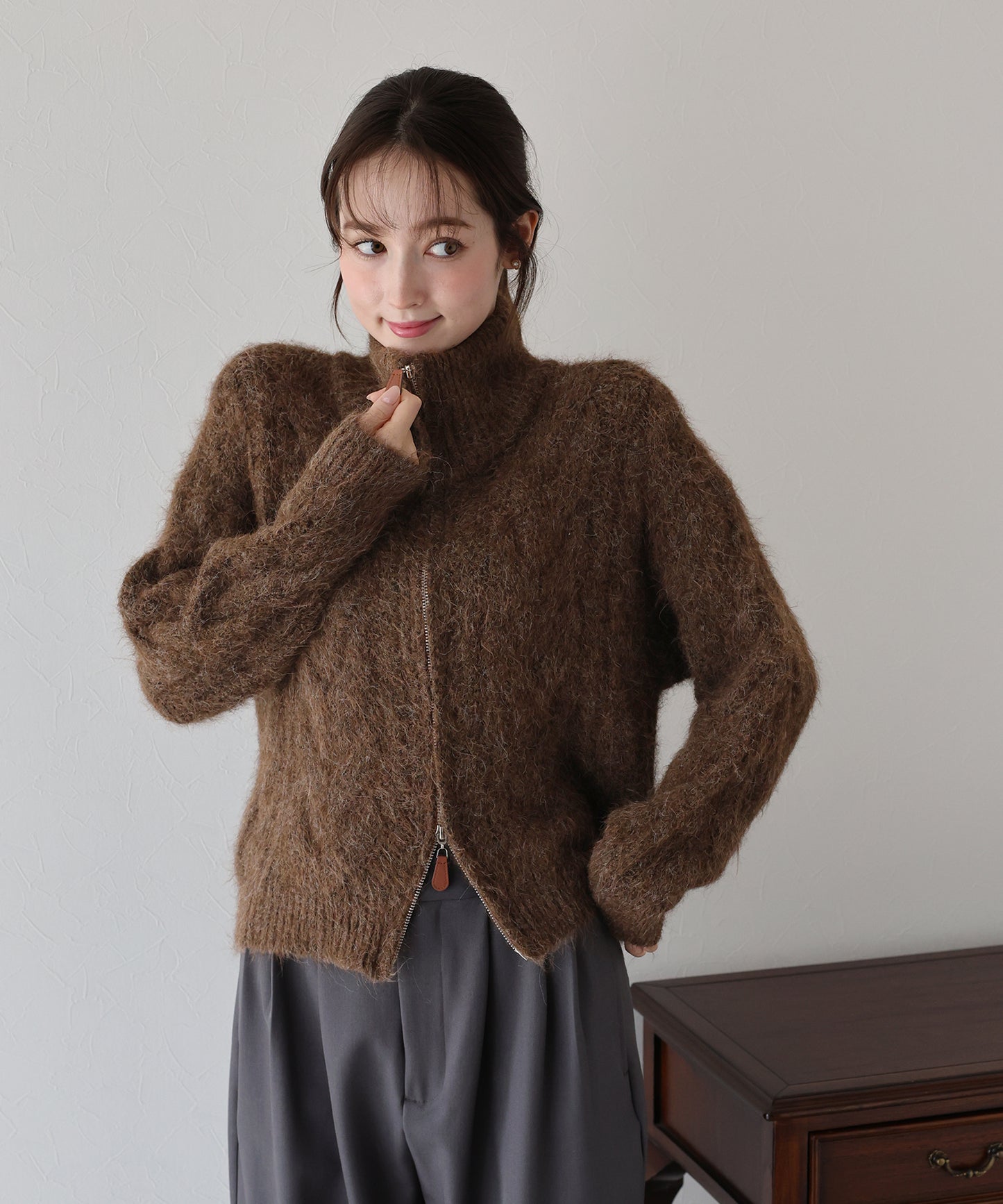 ケーブルダブルジップニット