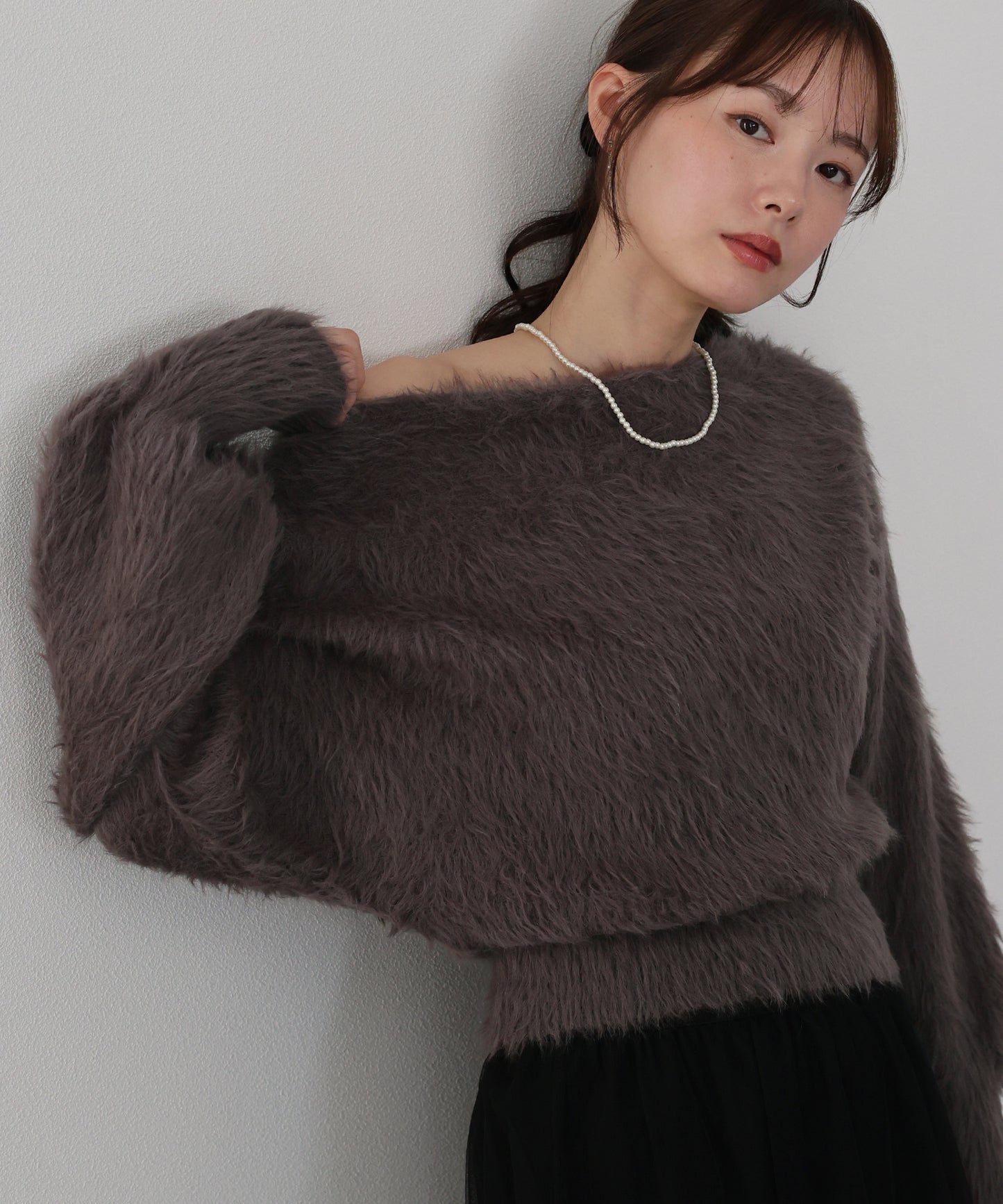 オフショルシャギーニット