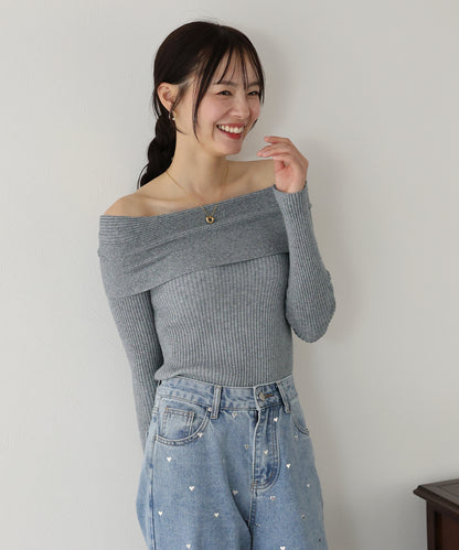 ワイドオフショルダーニット