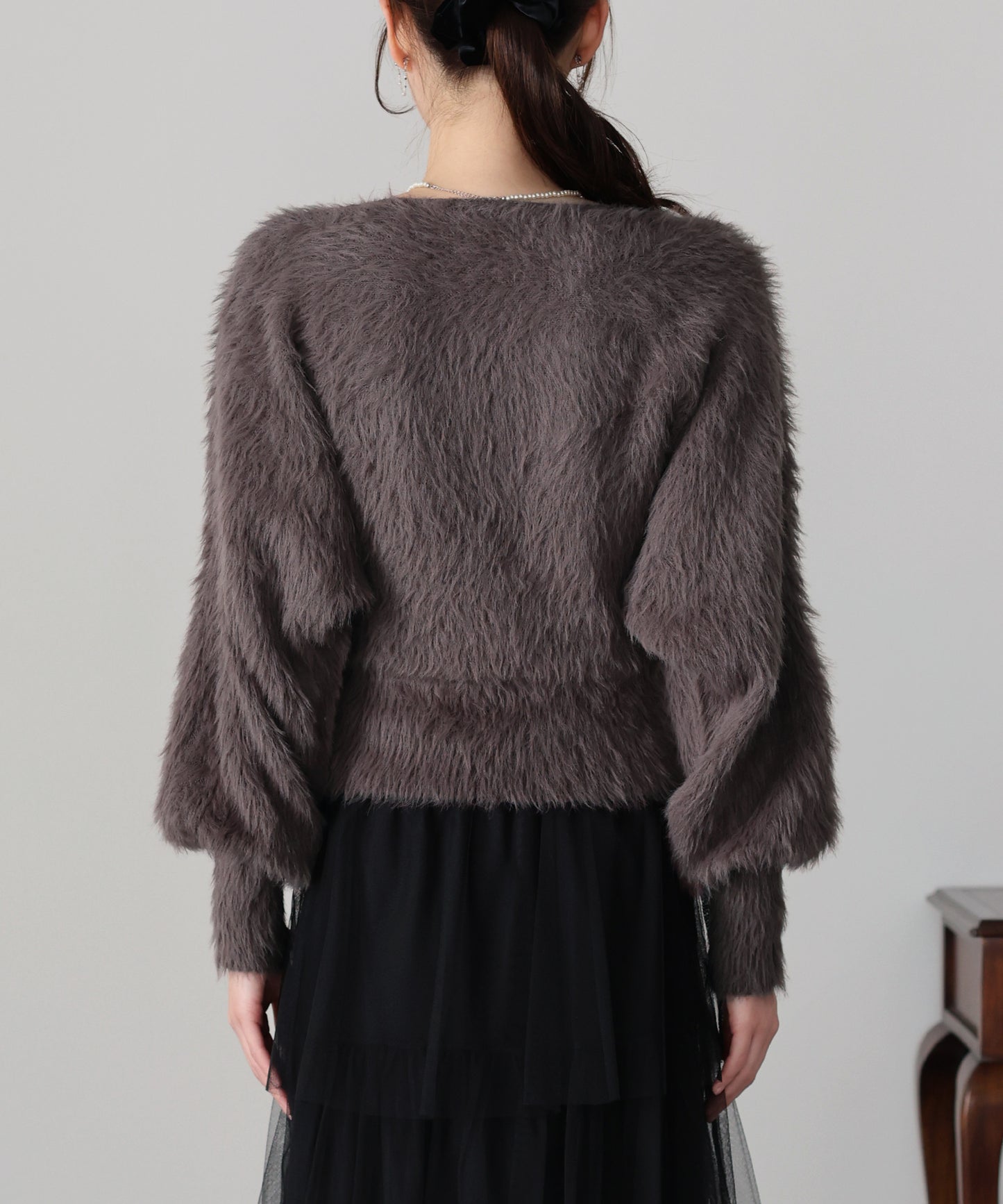 オフショルシャギーニット