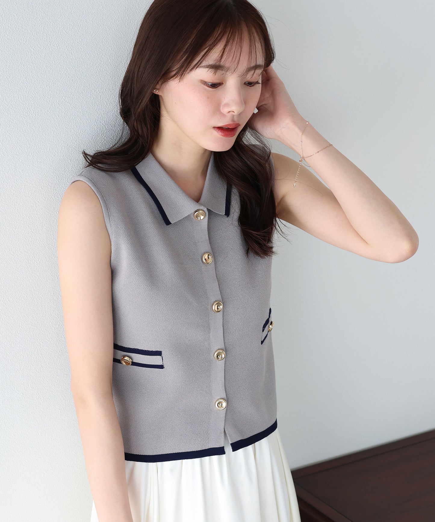 【早割5％OFF】ゴールドボタンノースリーブポロニット