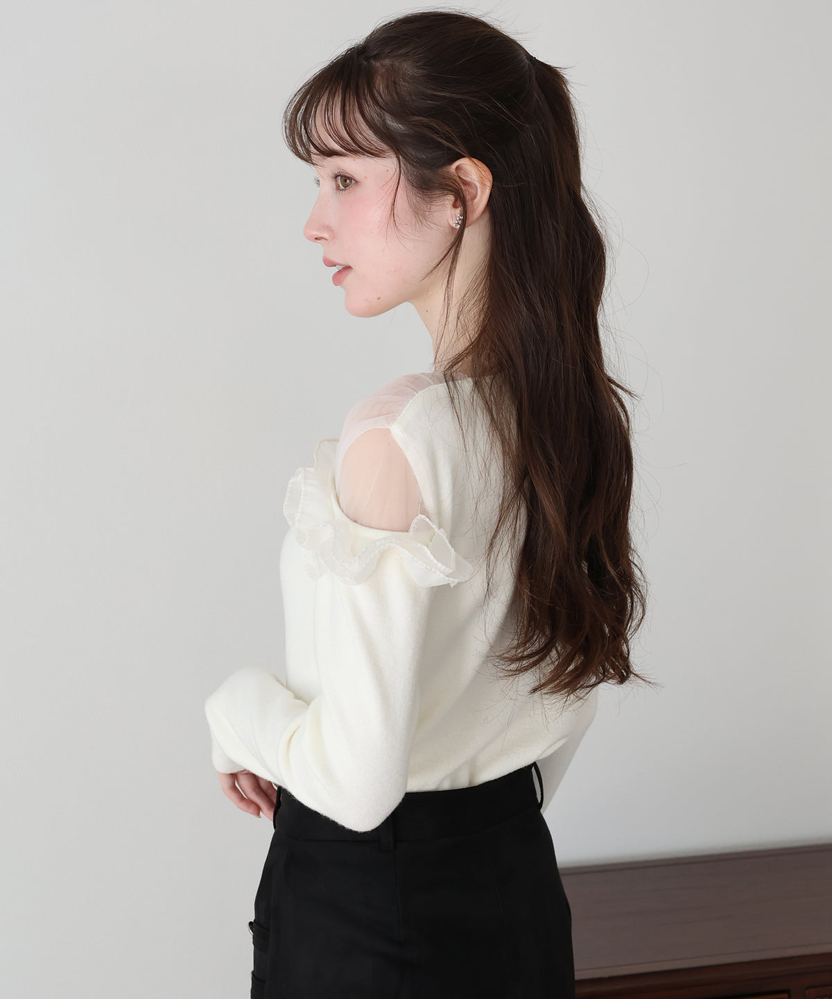【早割5％OFF】アシンメトリーチュールフリルニット