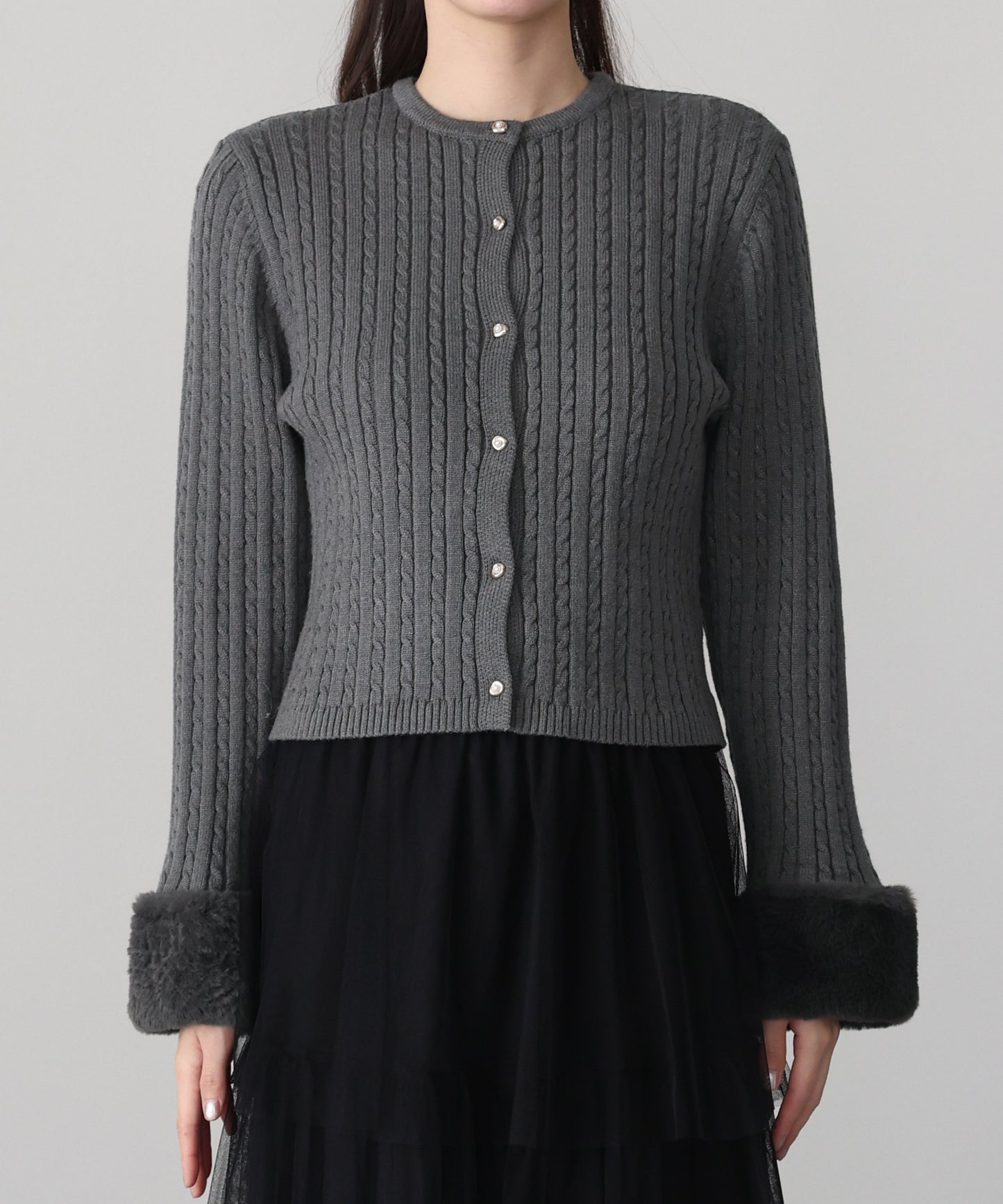 【早割5％OFF】袖ファーケーブルカーディガン