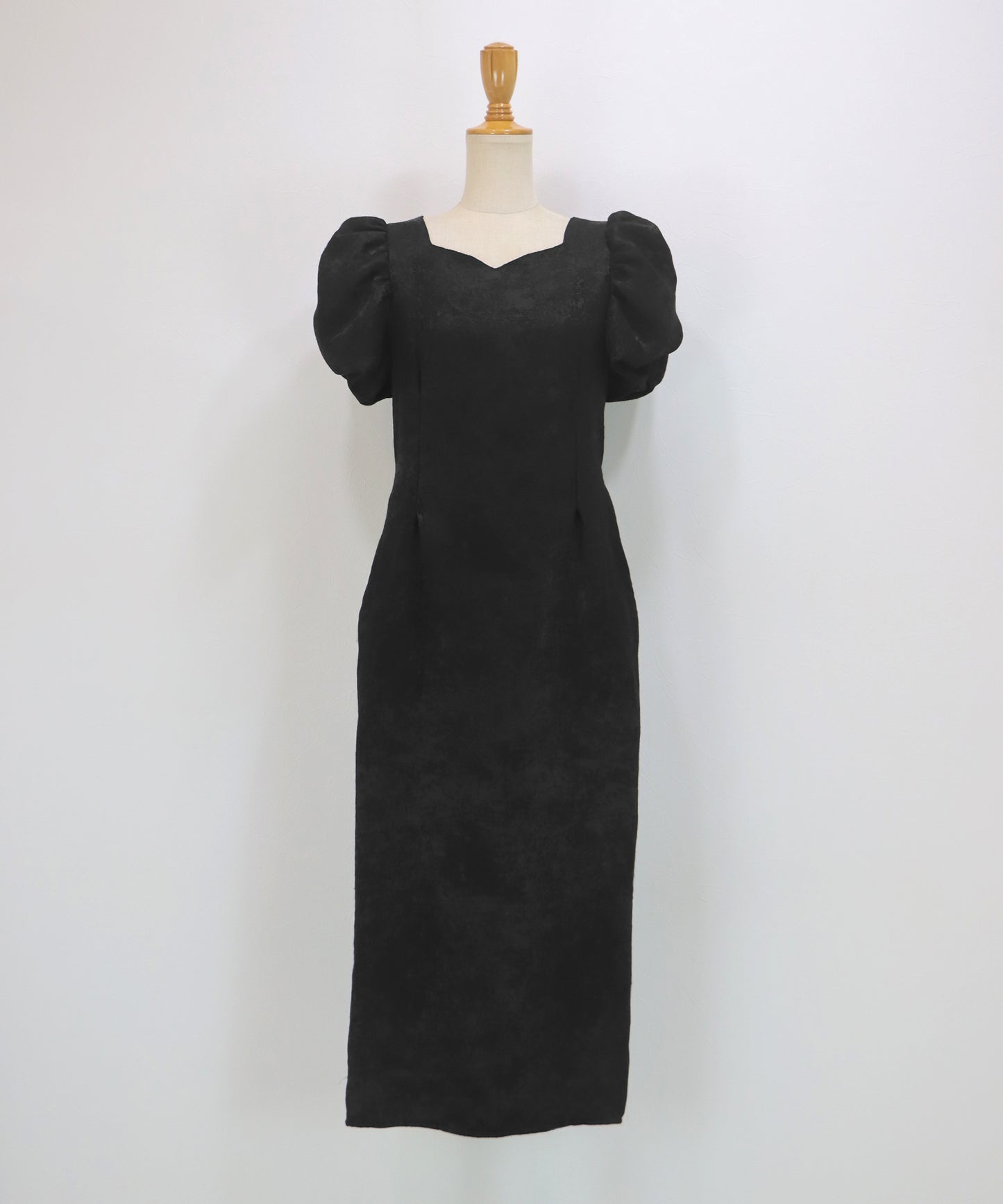 フラワー刺繍ハートネックベロアワンピース