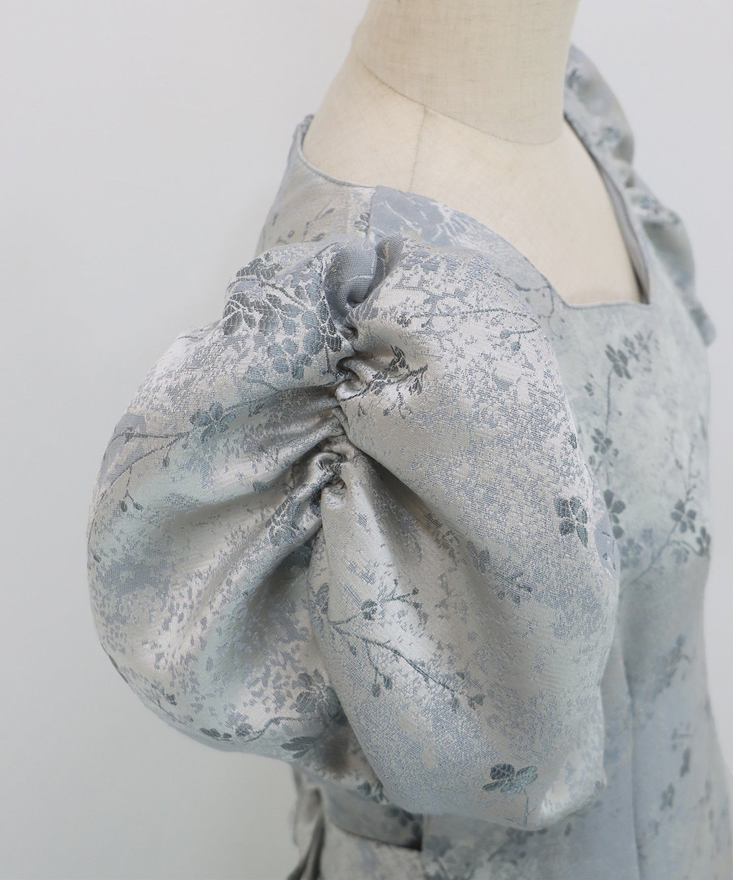 フラワー刺繍ハートネックベロアワンピース