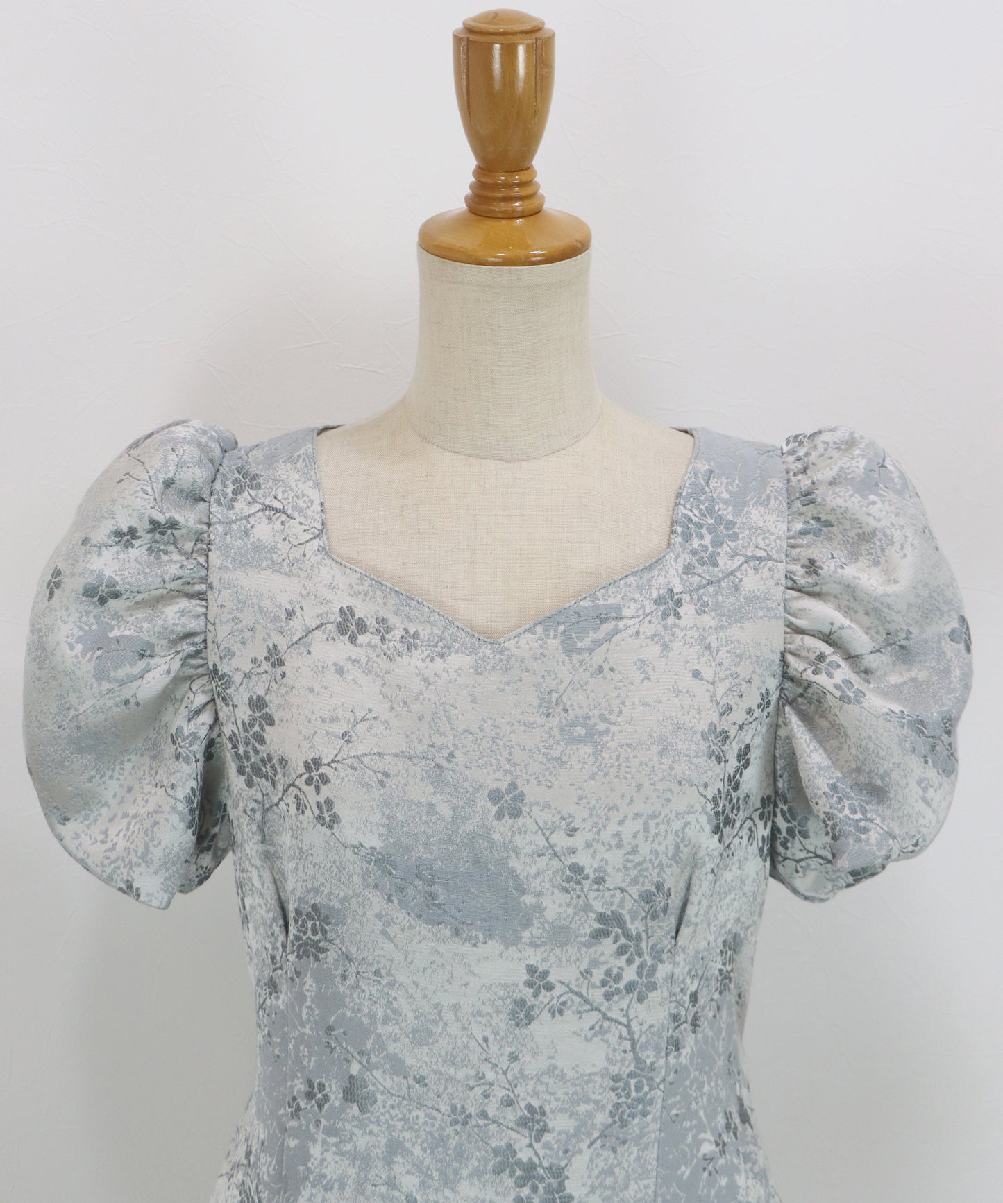 フラワー刺繍ハートネックベロアワンピース