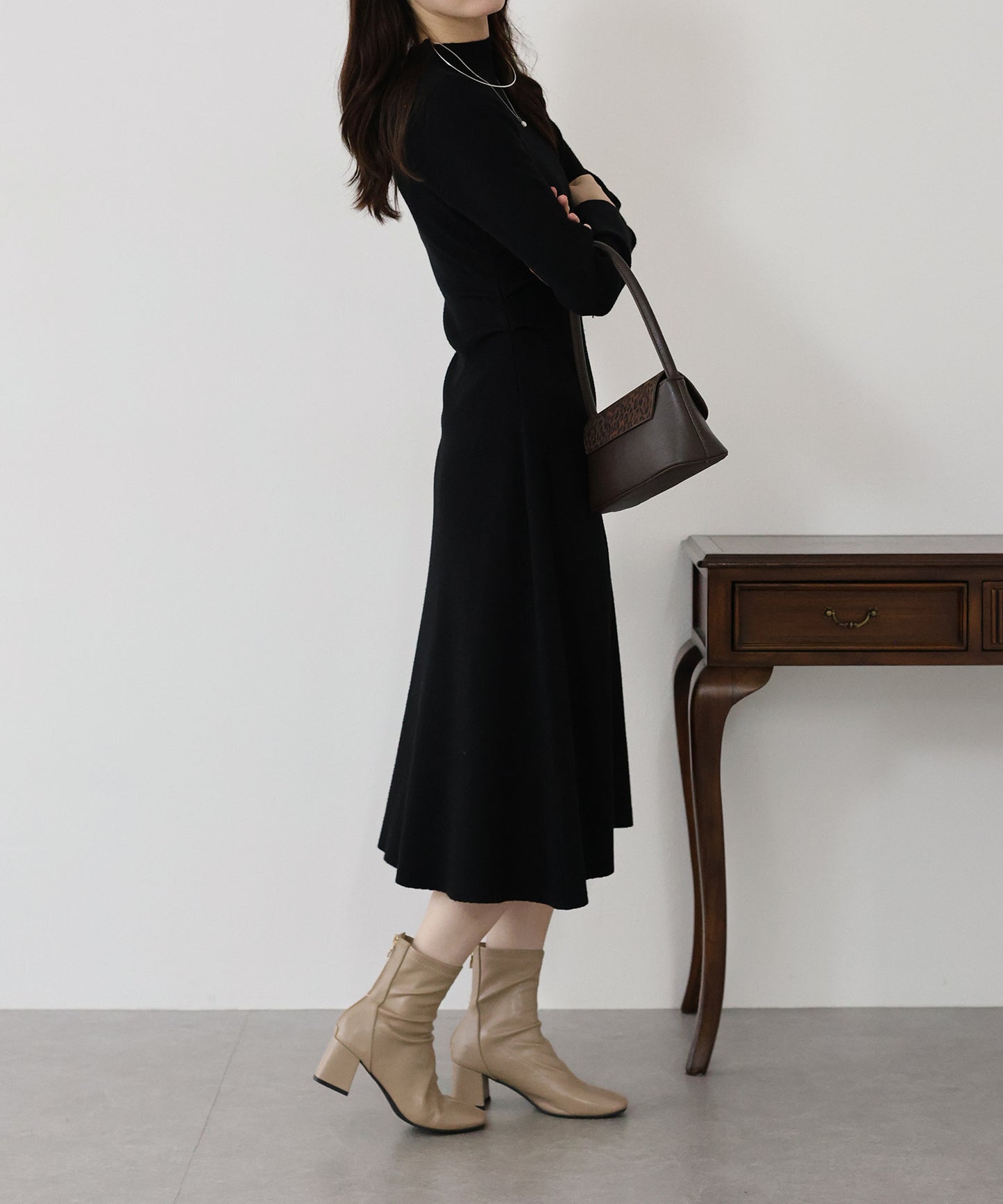 サイドタックニットワンピース