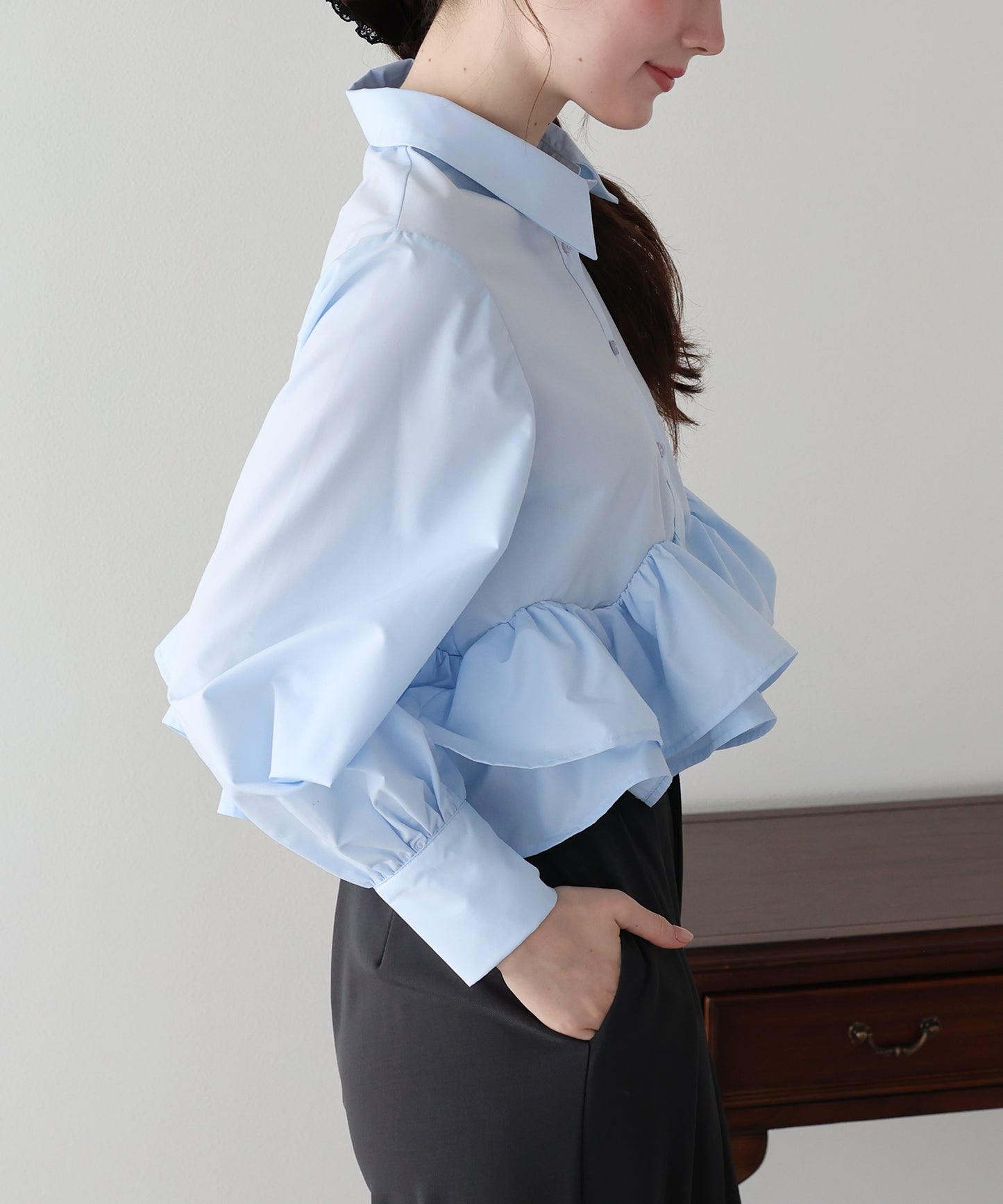 【早割5％OFF】フリルヘムロングスリーブブラウス【メール便】