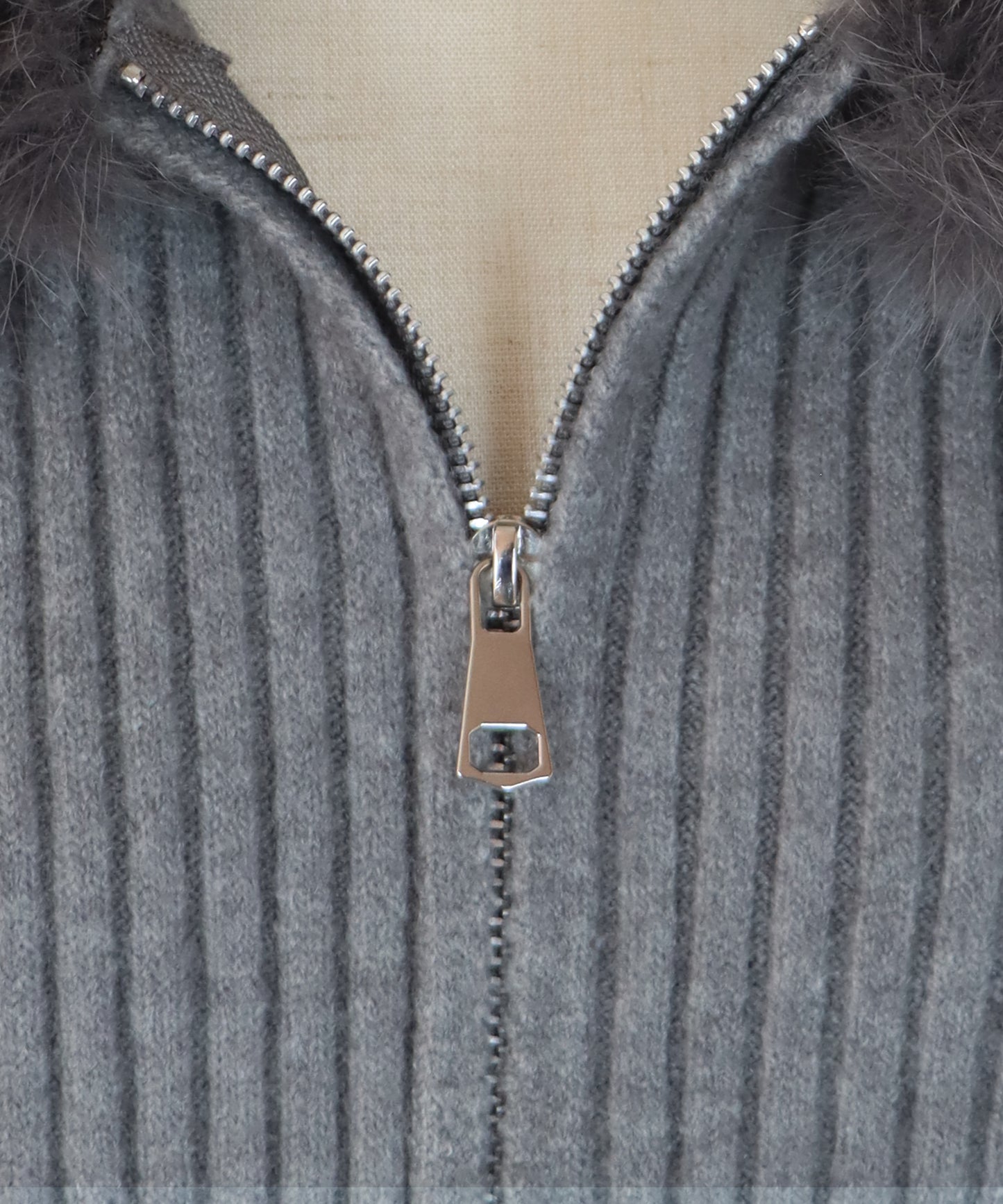 【早割5％OFF】ファー襟ダブルジップニット