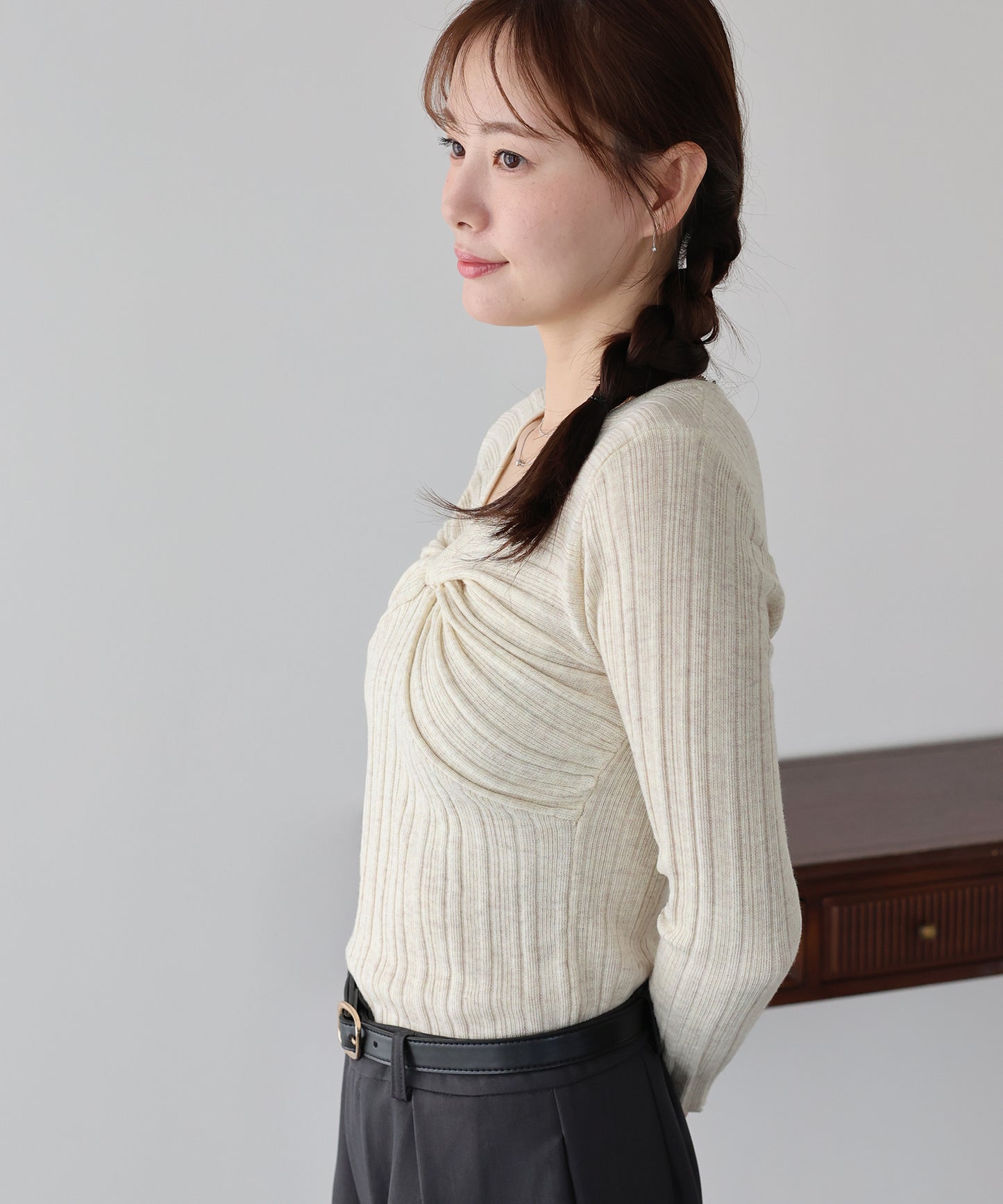 【早割5％OFF】ツイストデザインニット