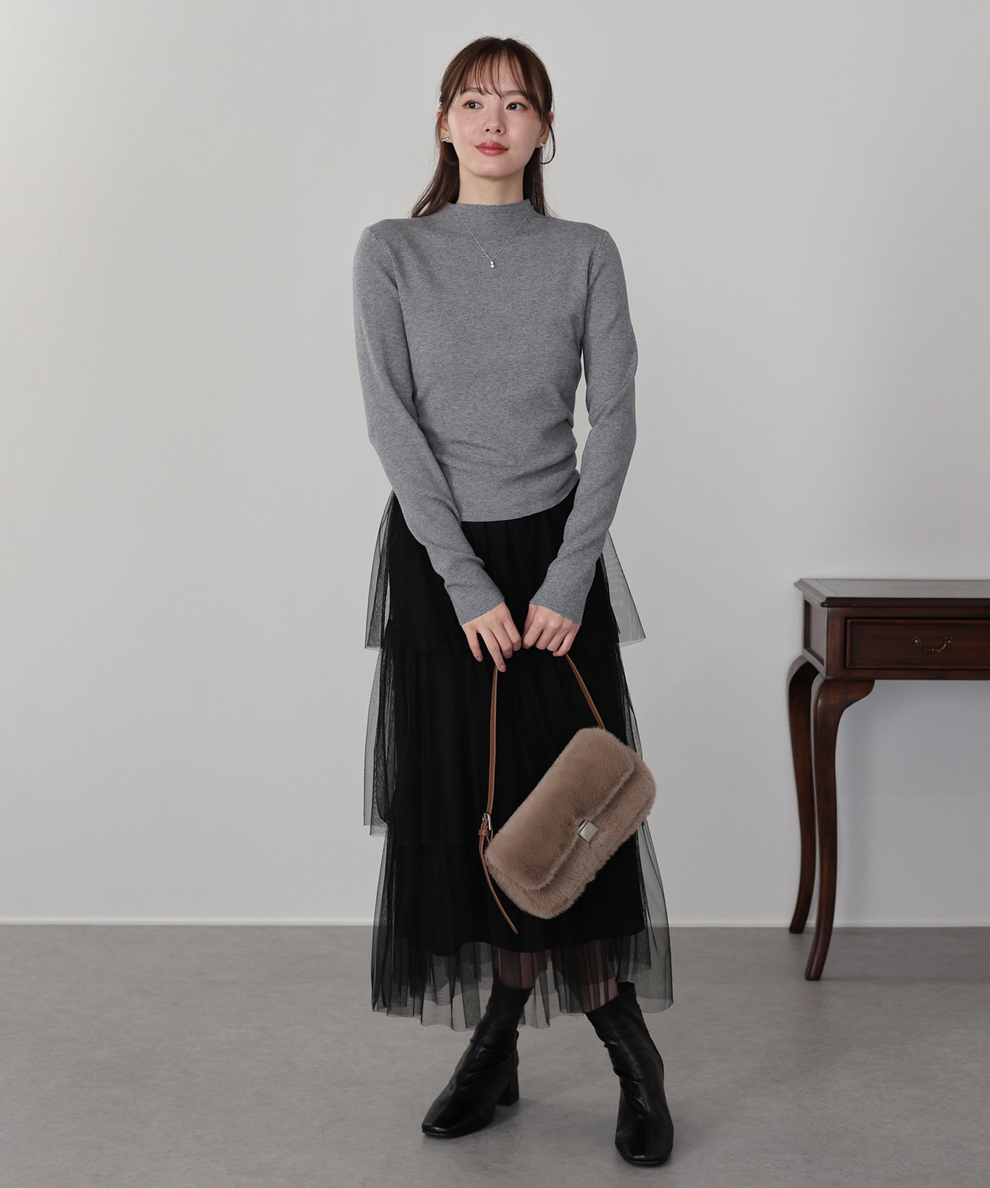 【早割5％OFF】サイドタックハイネックニット