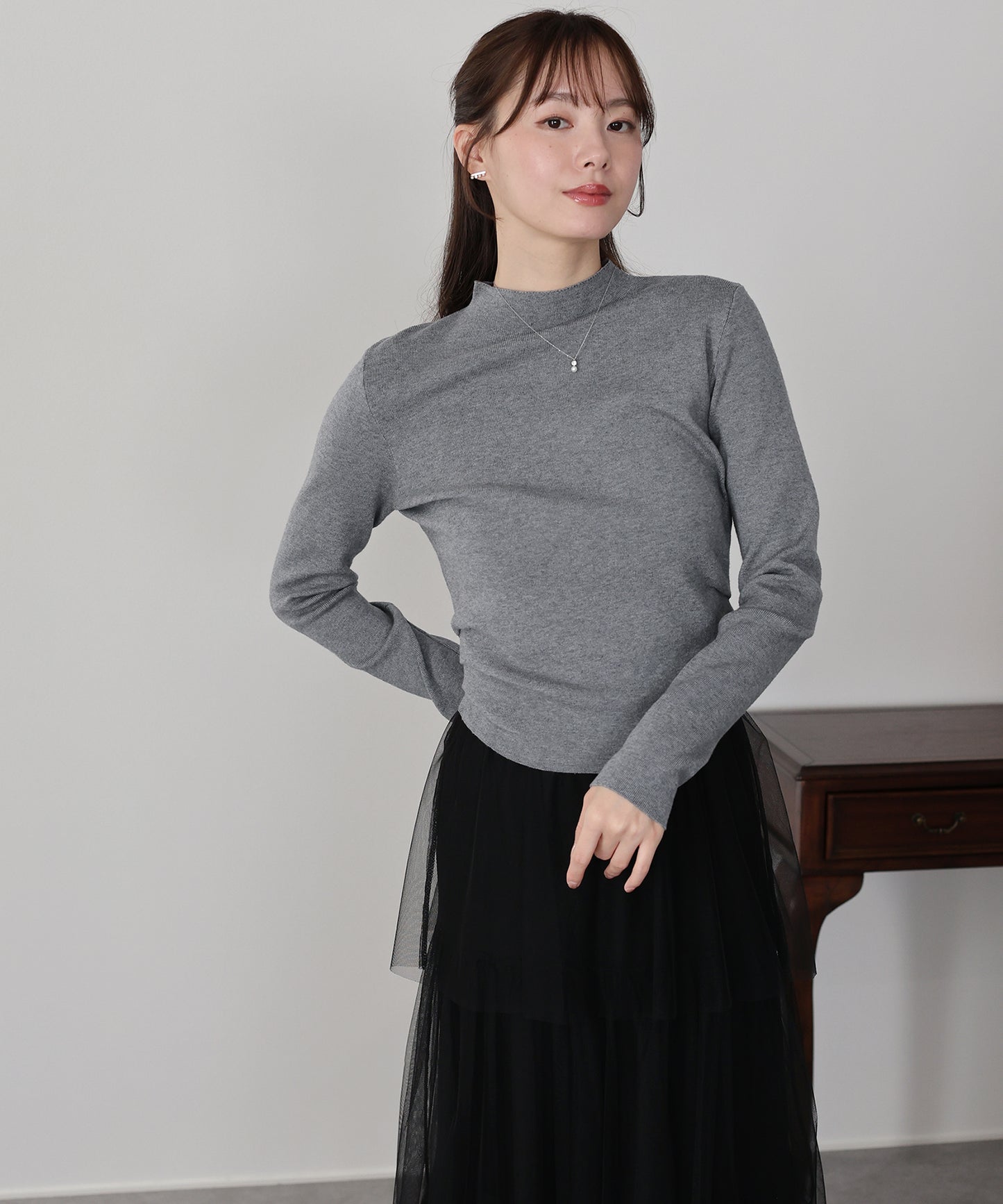 【早割5％OFF】サイドタックハイネックニット