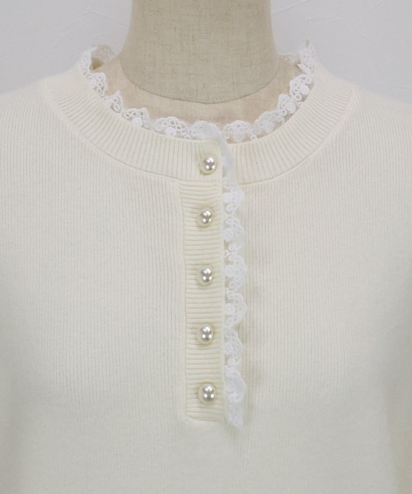 レースパールボタンニット