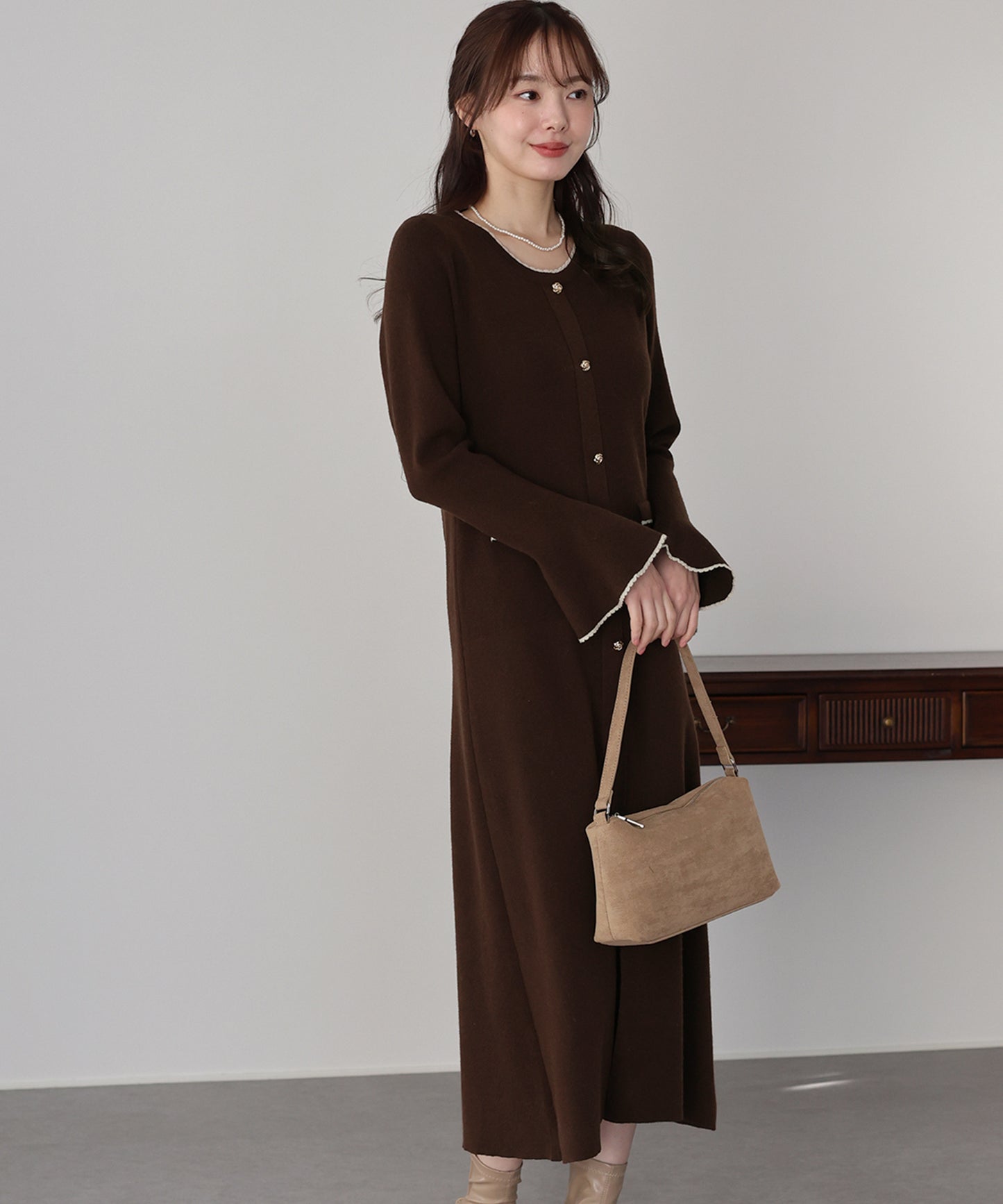 金ボタンニットワンピース