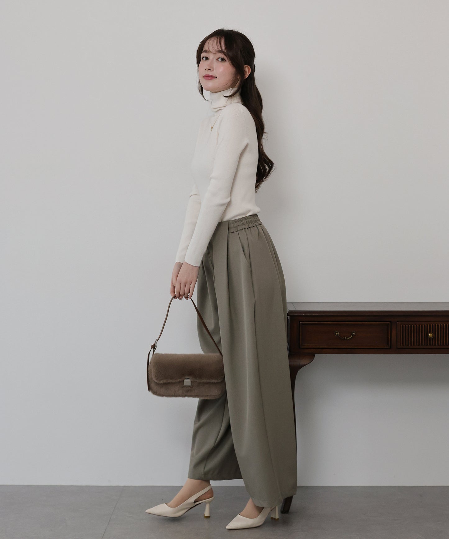 ウール混タートルネックニット