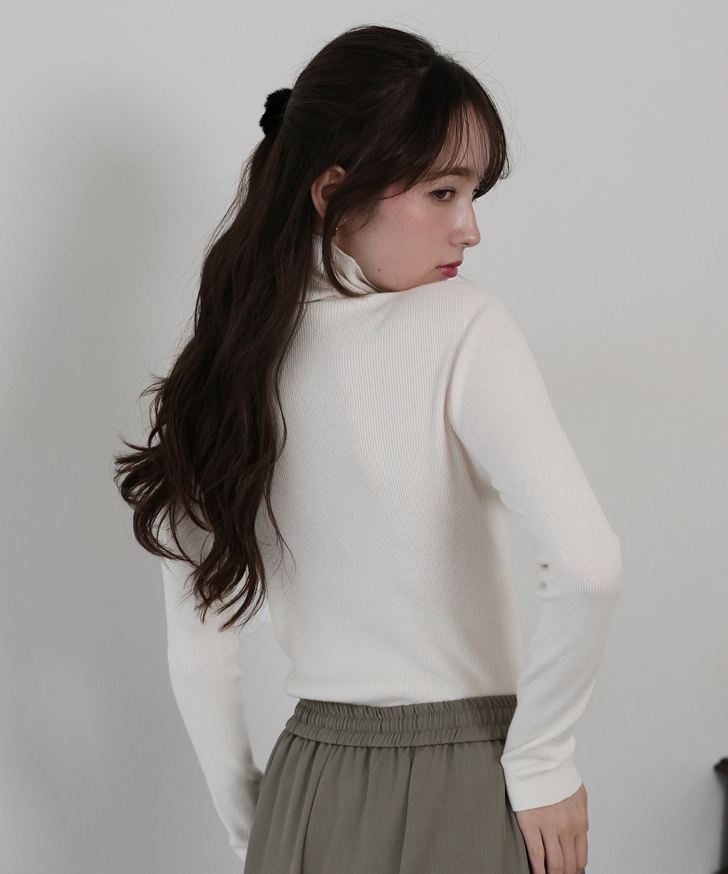 ウール混タートルネックニット