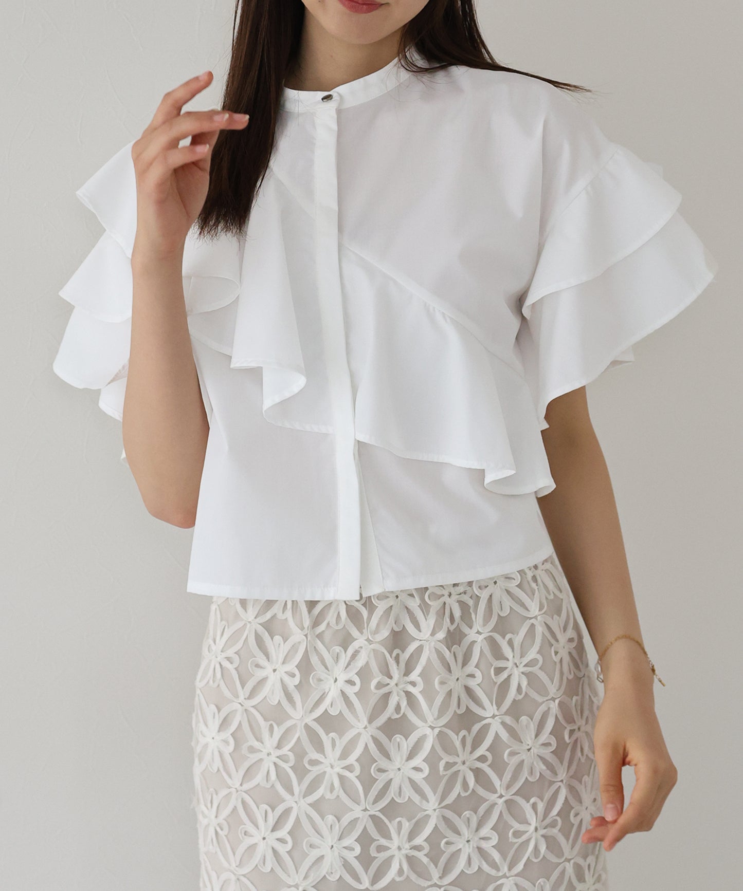 【新商品限定5％OFF（木）】[J by blue] 半袖フリルシャツ